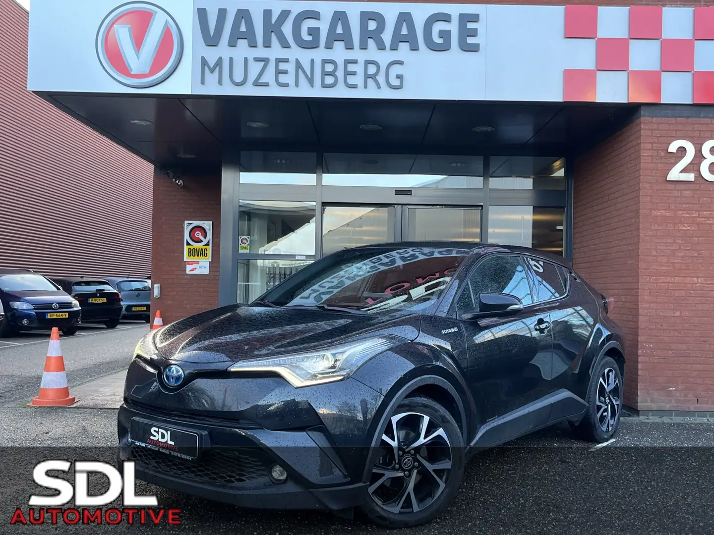 Toyota C-HR 1.8 Hybrid Executive // LED KOPLAMPEN // NAVI // C Zwart - 1