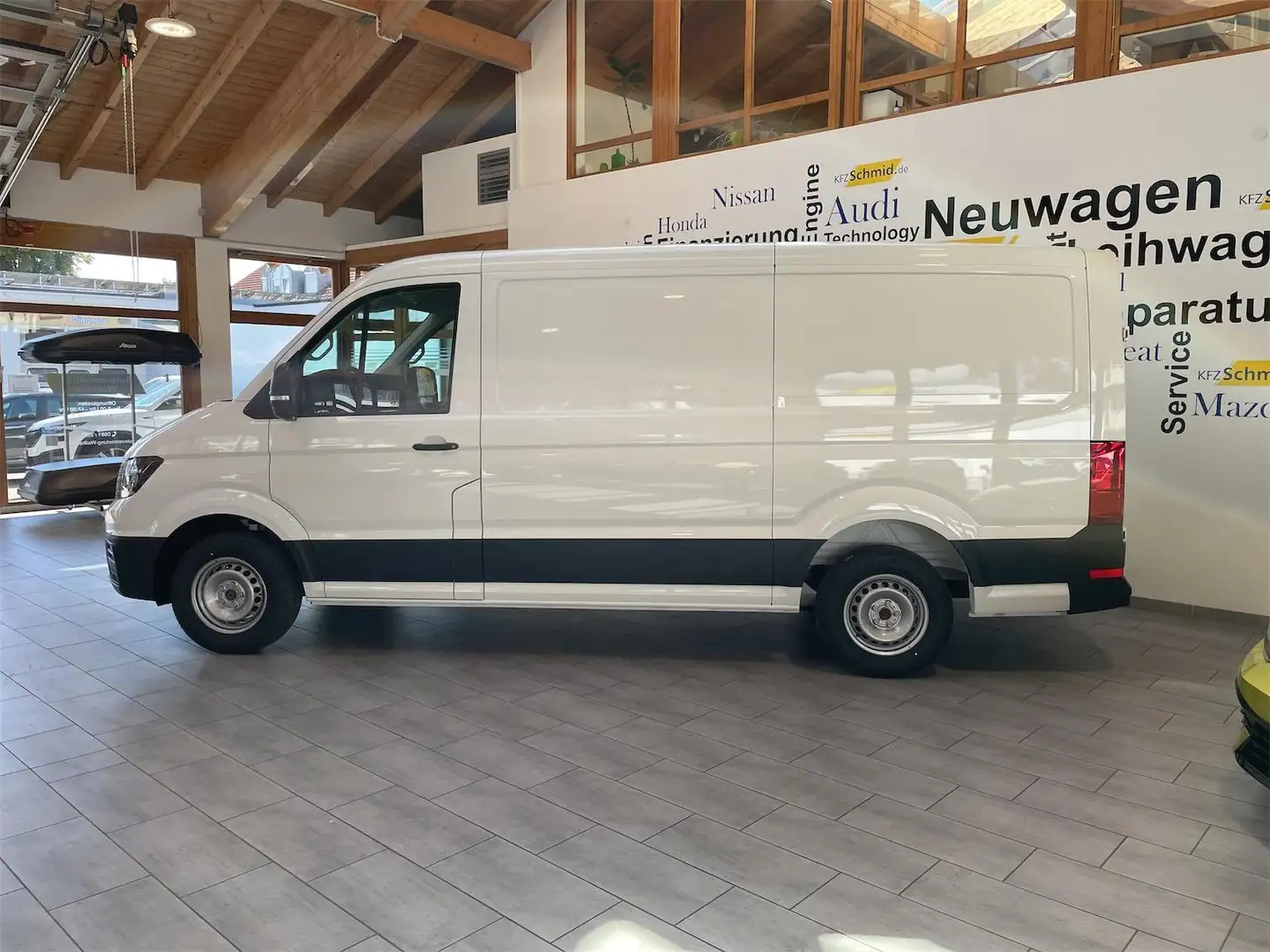 Volkswagen Crafter 2.0 TDI Kasten 30 mittellang FWD Weiß - 2