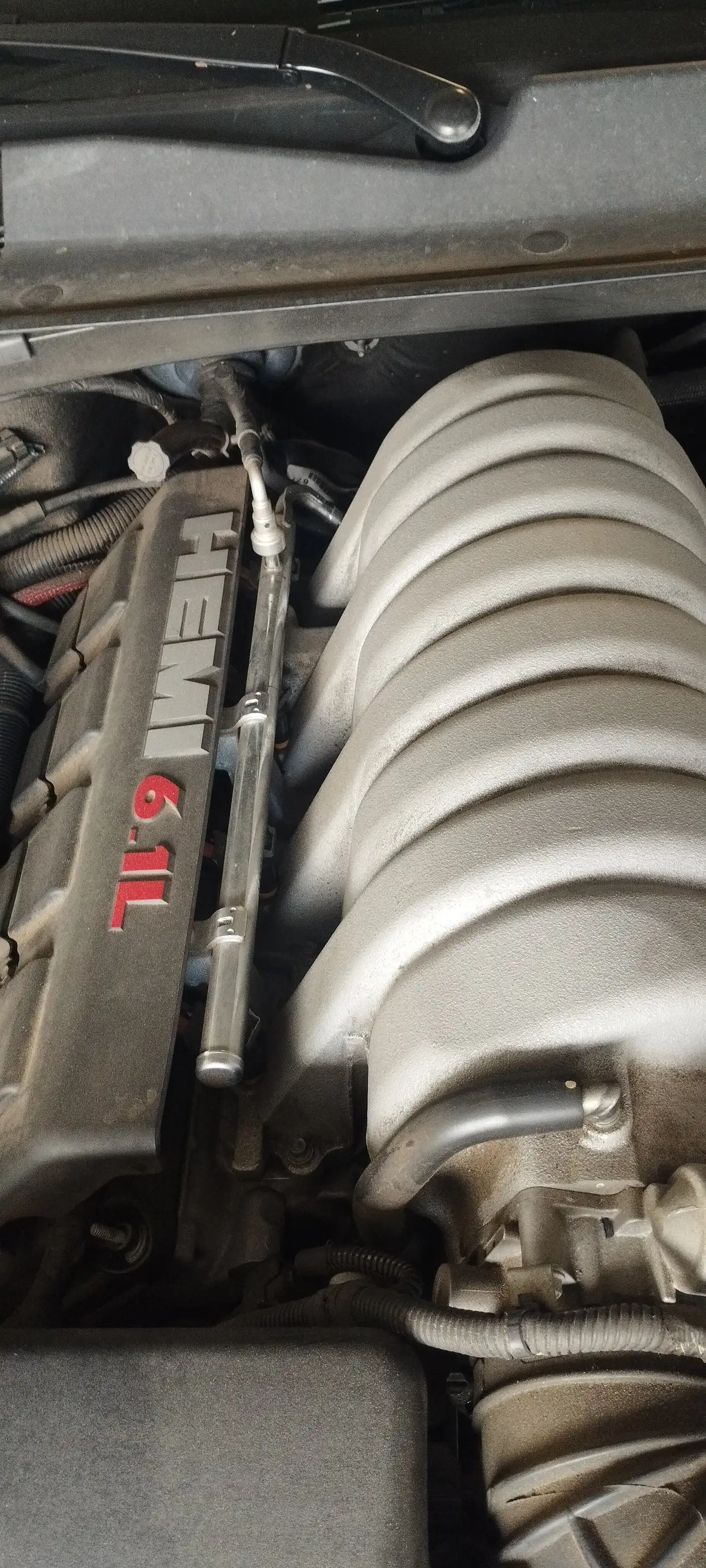 Chrysler 300C 6.1 SRT8 — photo 15