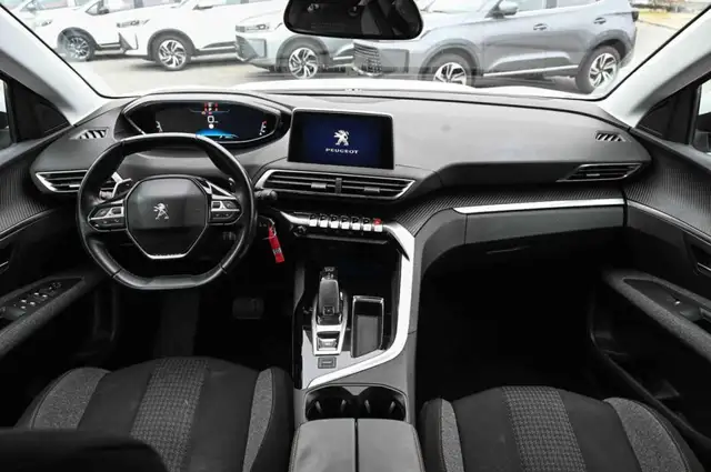 Peugeot 3008 view 11