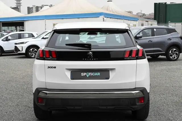 Peugeot 3008 view 6