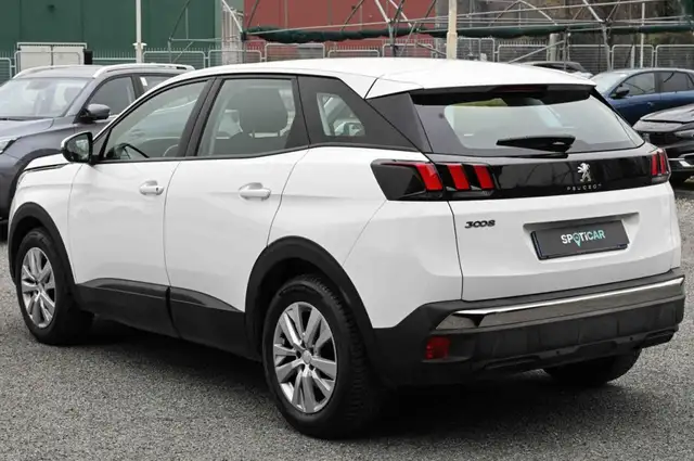 Peugeot 3008 view 7
