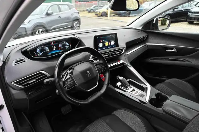 Peugeot 3008 view 12