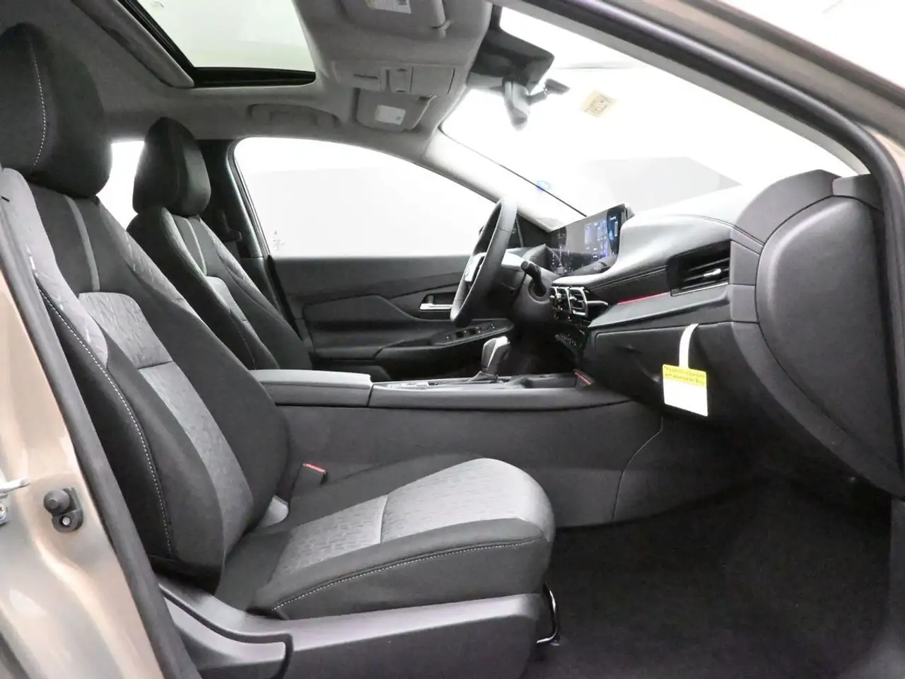 Nissan Sentra снимка Nissan Sentra