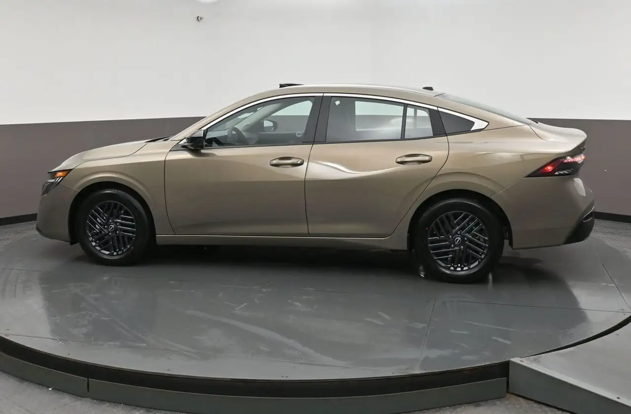 Nissan Sentra снимка Nissan Sentra