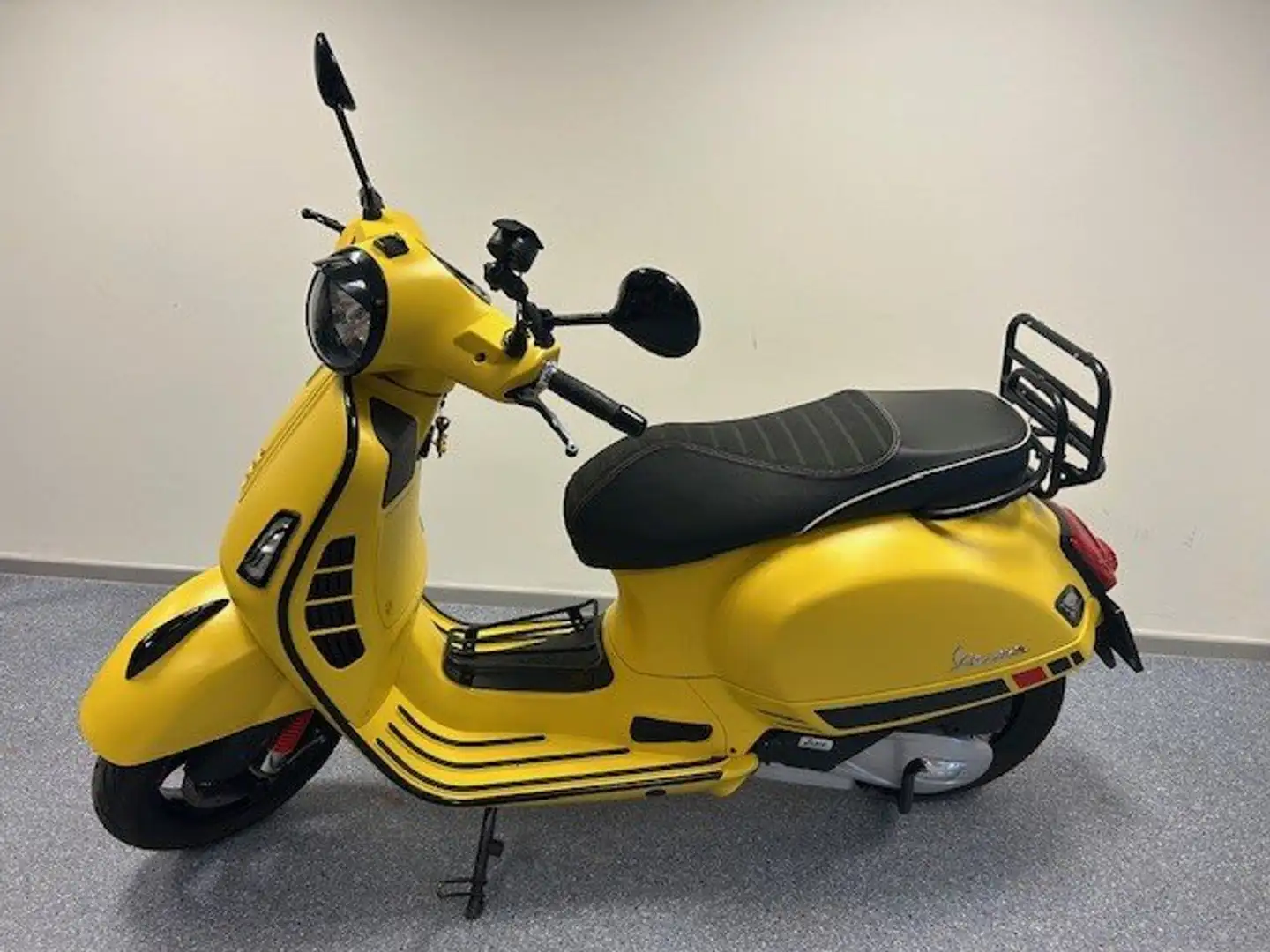 Vespa GTS Super Sport 125 Gelb - 1