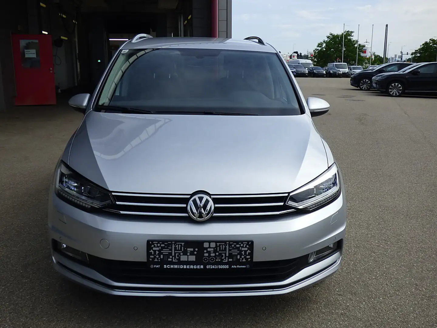 Volkswagen Touran Highline 1,6 SCR TDI DSG  LED/AHK Silber - 2