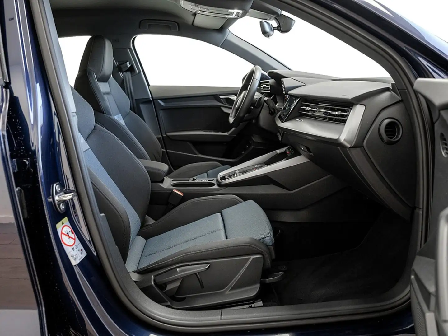 Audi A3 Sportback 40 TFSIe Kam SHZ MFL Sportsitze Blau - 2