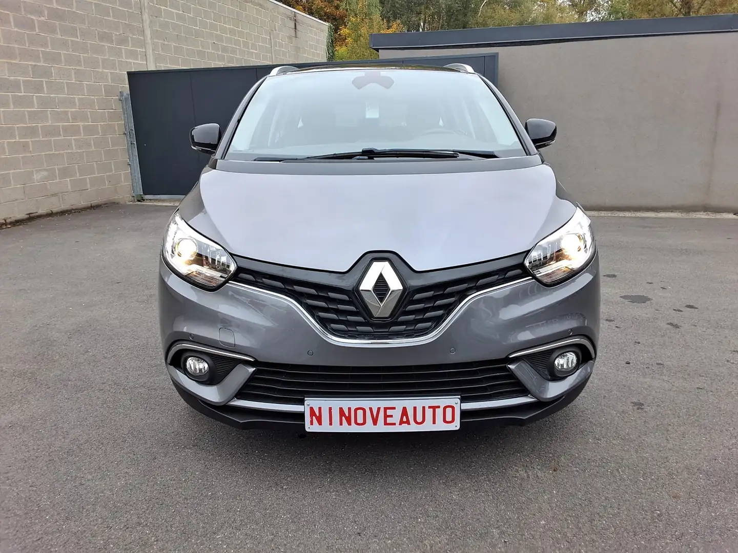 Renault Scenic 1.4 TCe Energy 7PL AUTOM NAVI PARKH VOOR&ACHTER Grau - 1