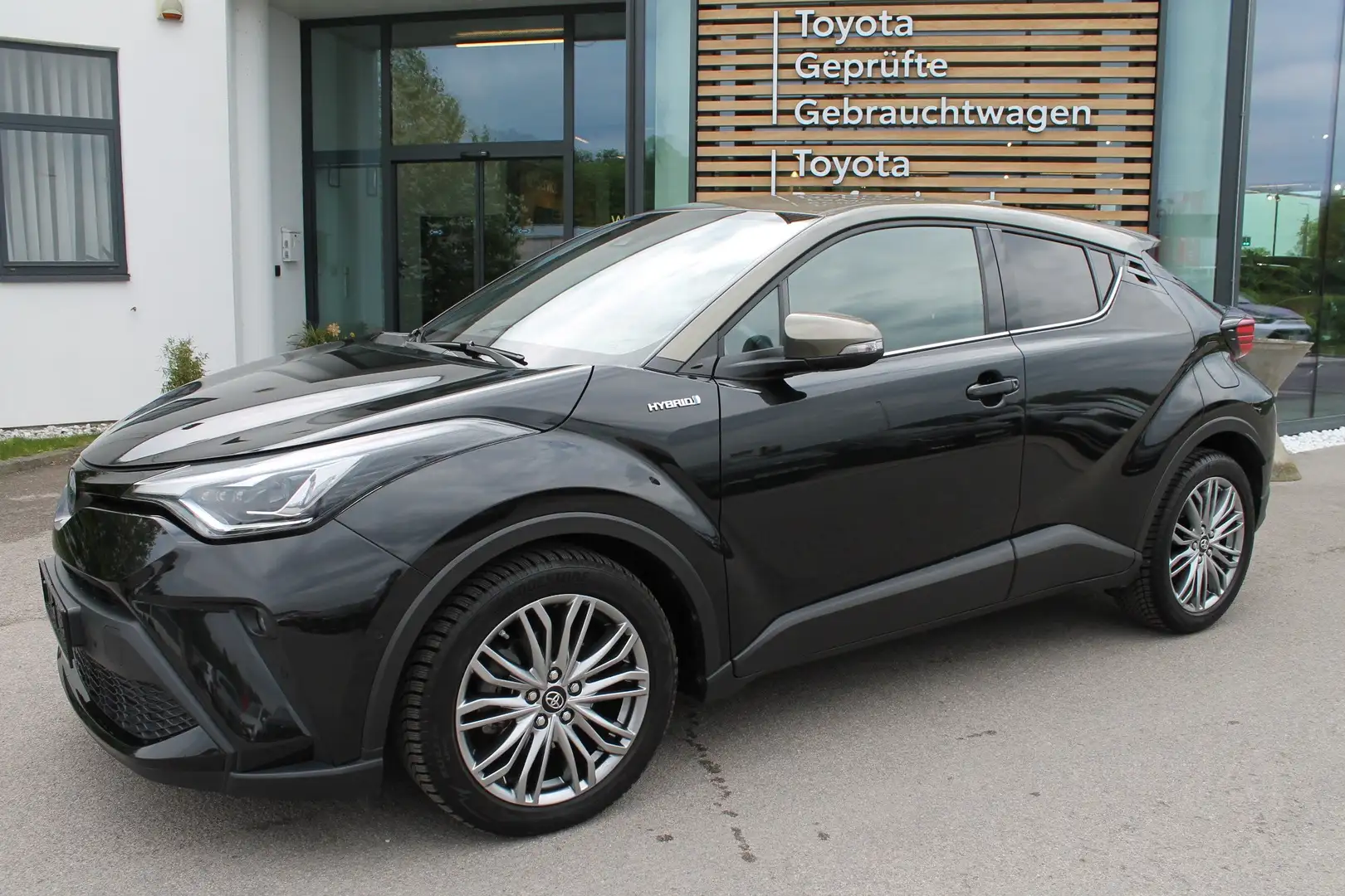 Toyota C-HR 1,8 C-HIC Schwarz - 1