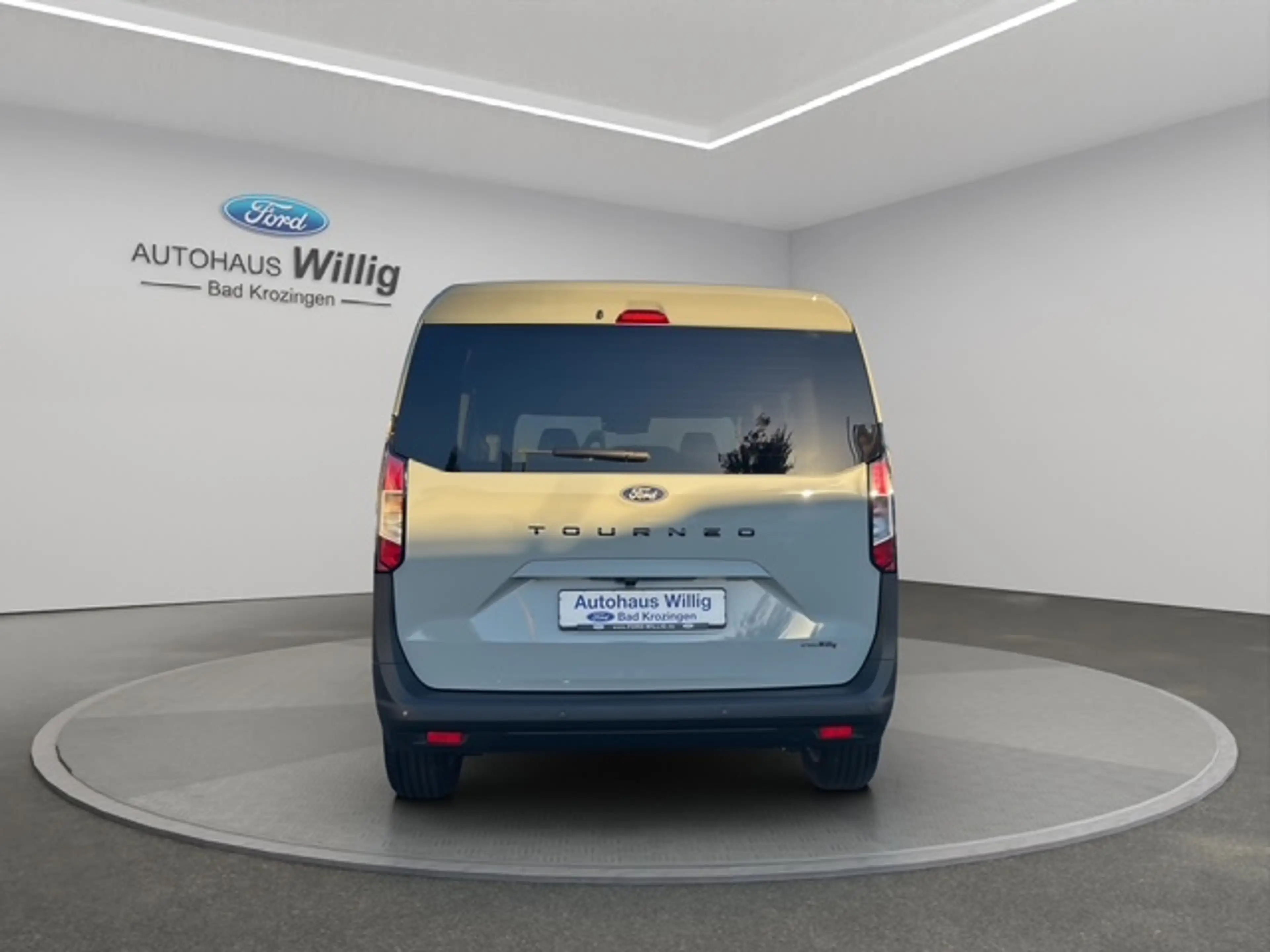 Ford Tourneo Courier Titanium Fahrerassistenz-Paket 3 — photo 5