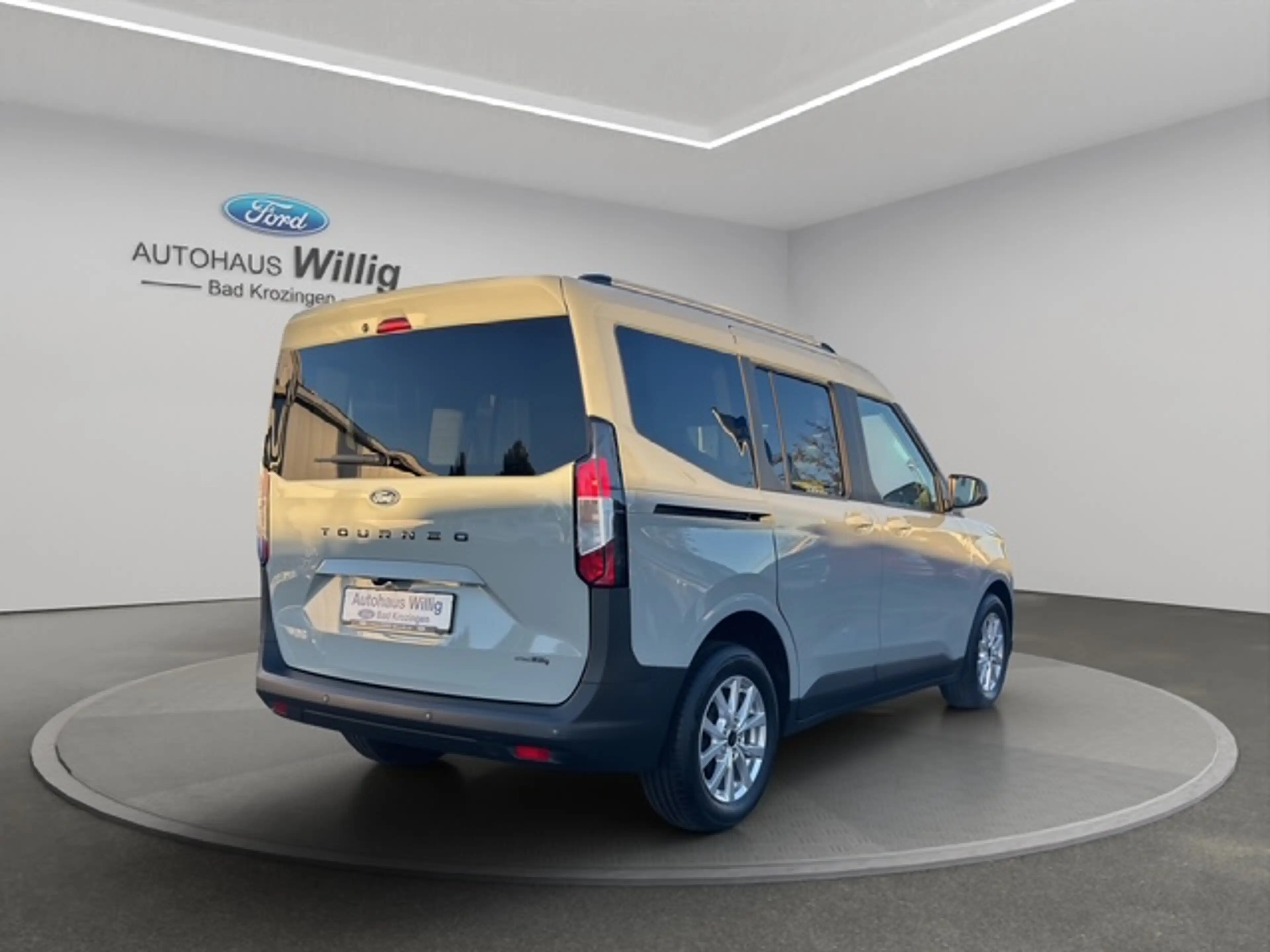Ford Tourneo Courier Titanium Fahrerassistenz-Paket 3 — photo 6