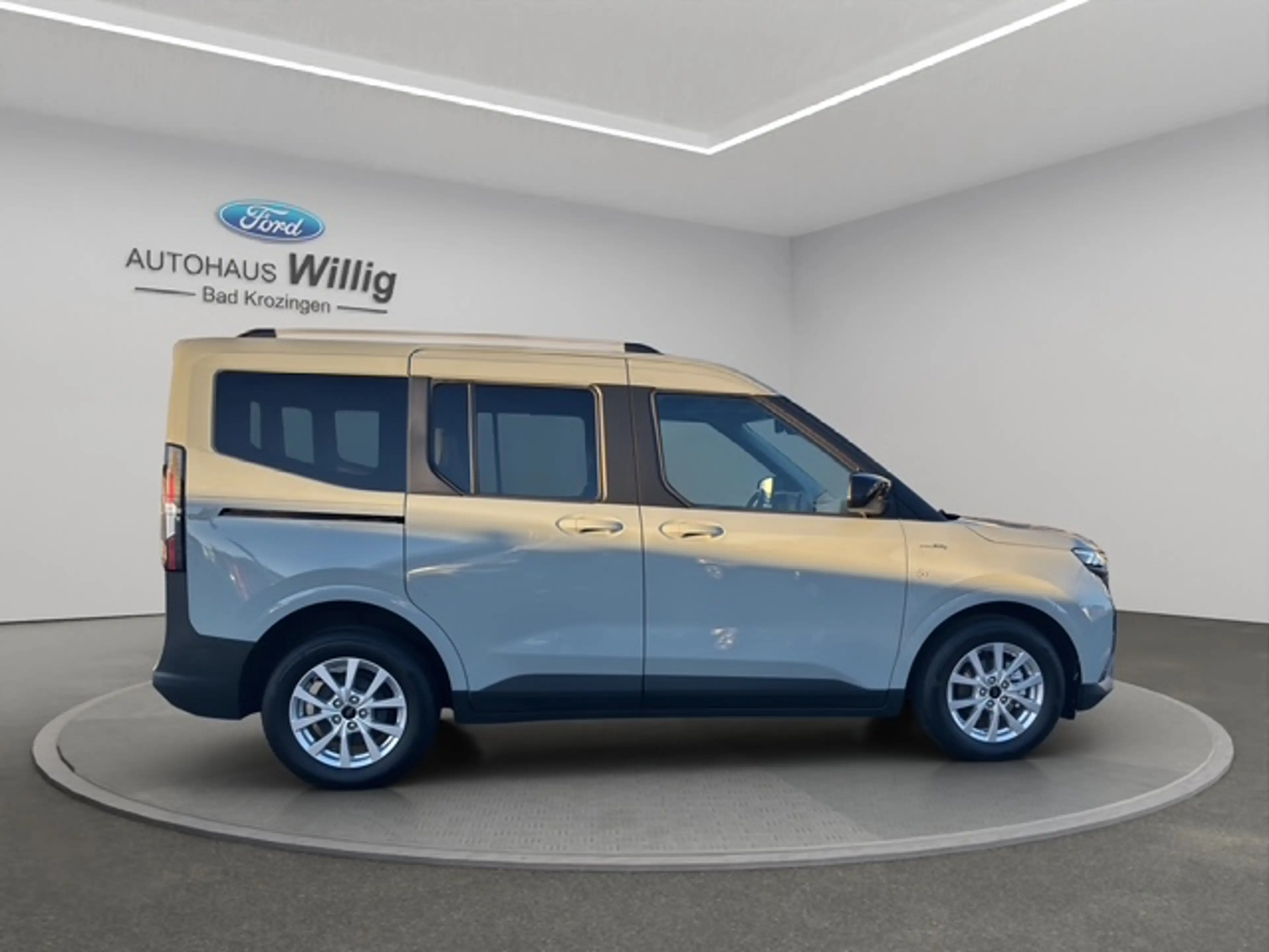 Ford Tourneo Courier Titanium Fahrerassistenz-Paket 3 — photo 7