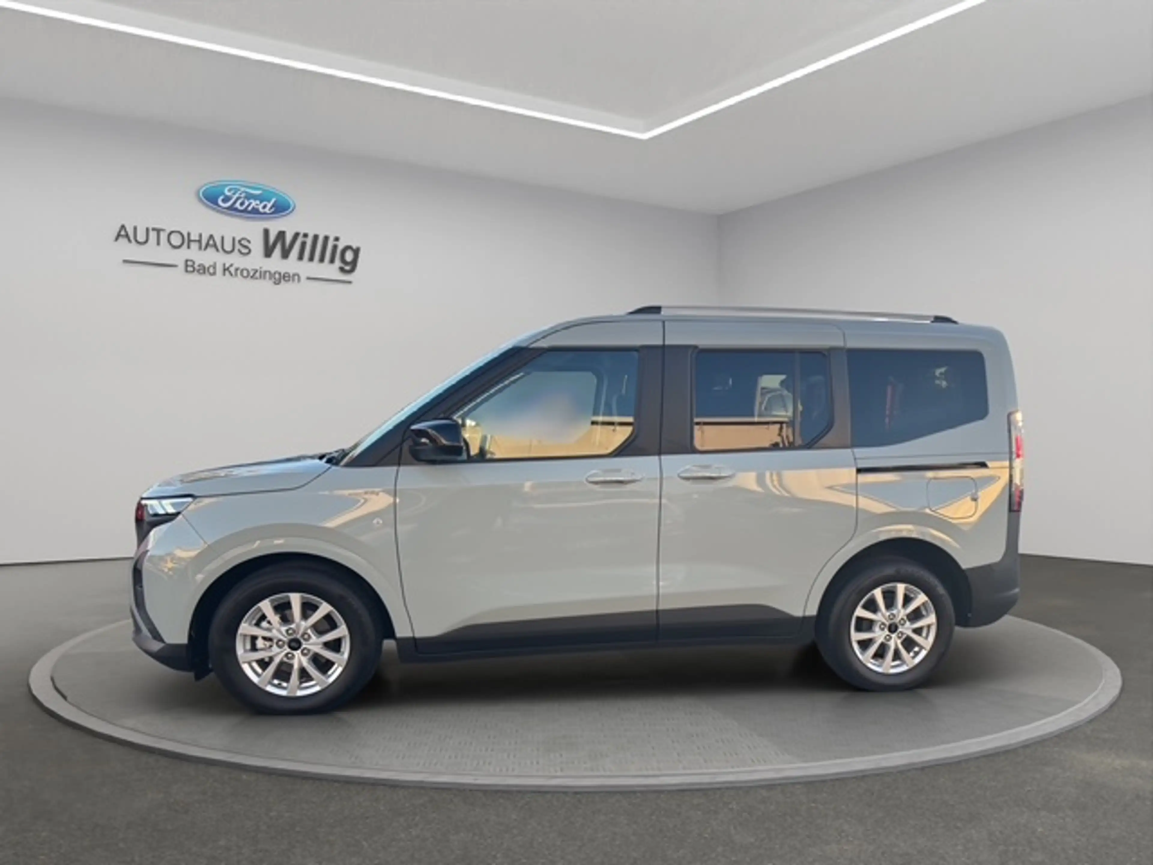 Ford Tourneo Courier Titanium Fahrerassistenz-Paket 3 — photo 3