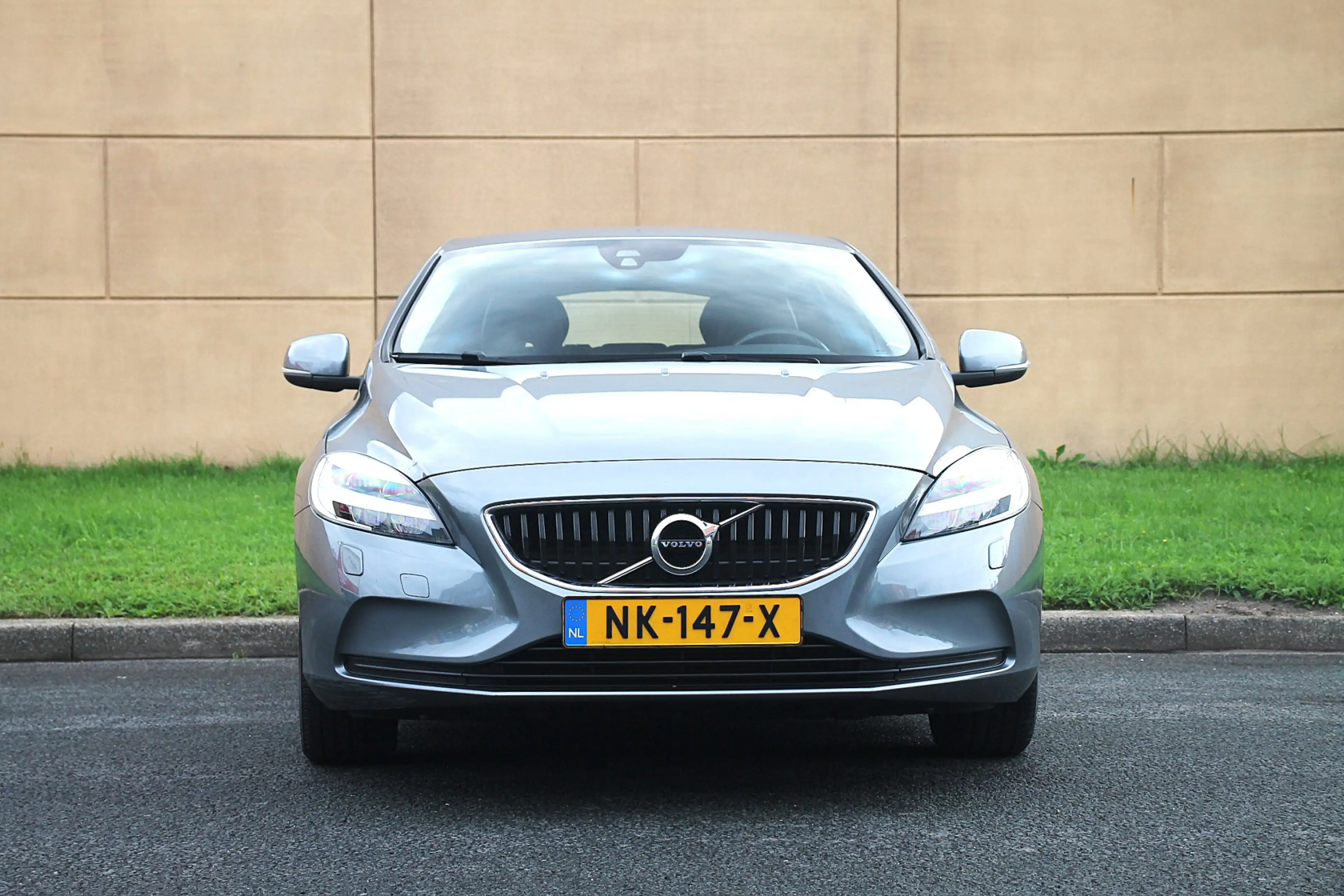Volvo V40 2.0 T2 Nordic+ — photo 4