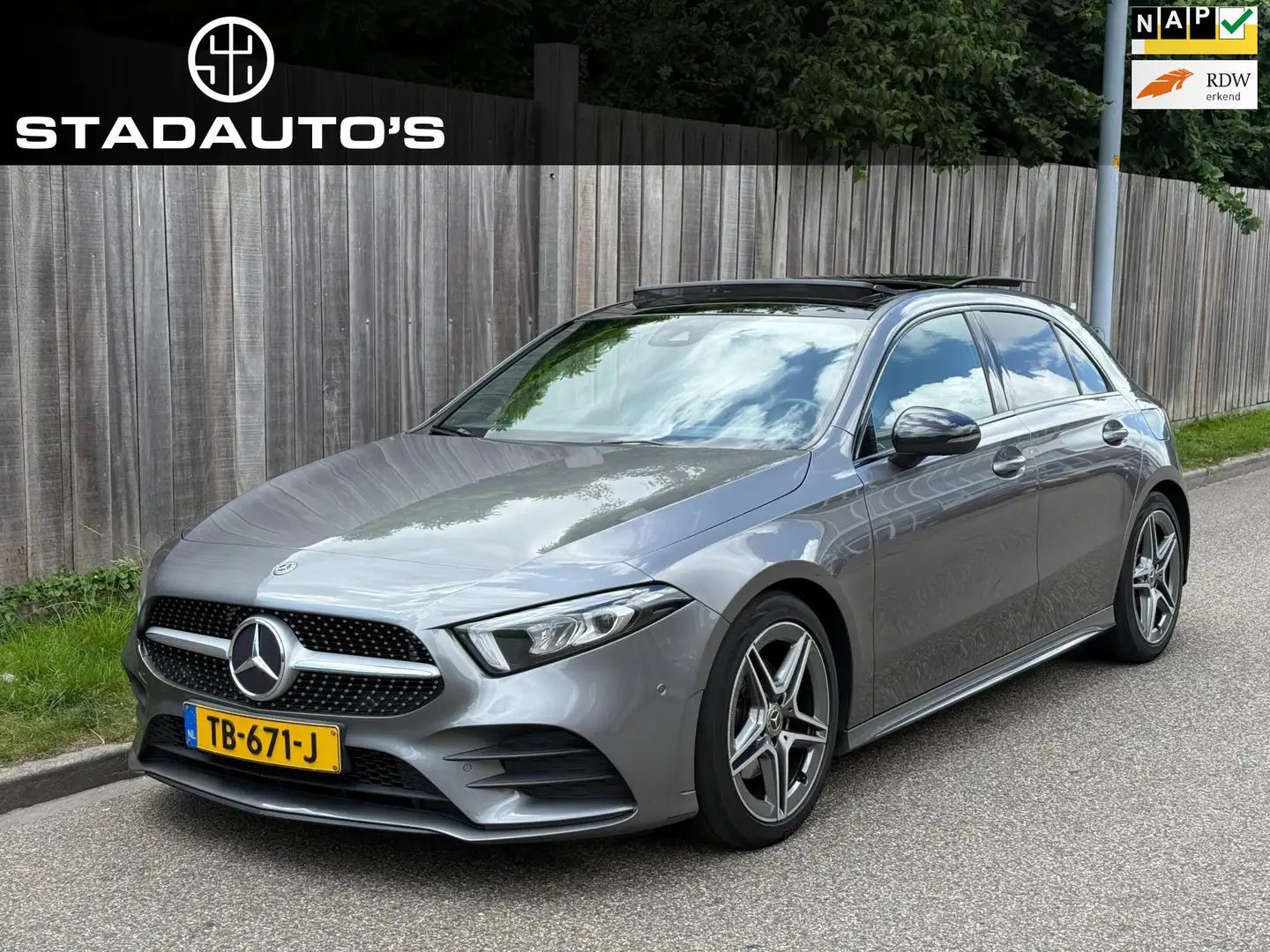Mercedes-Benz A 180 d AMG-Line Automaat Pano|Sfeerverlichting! Gris - 1