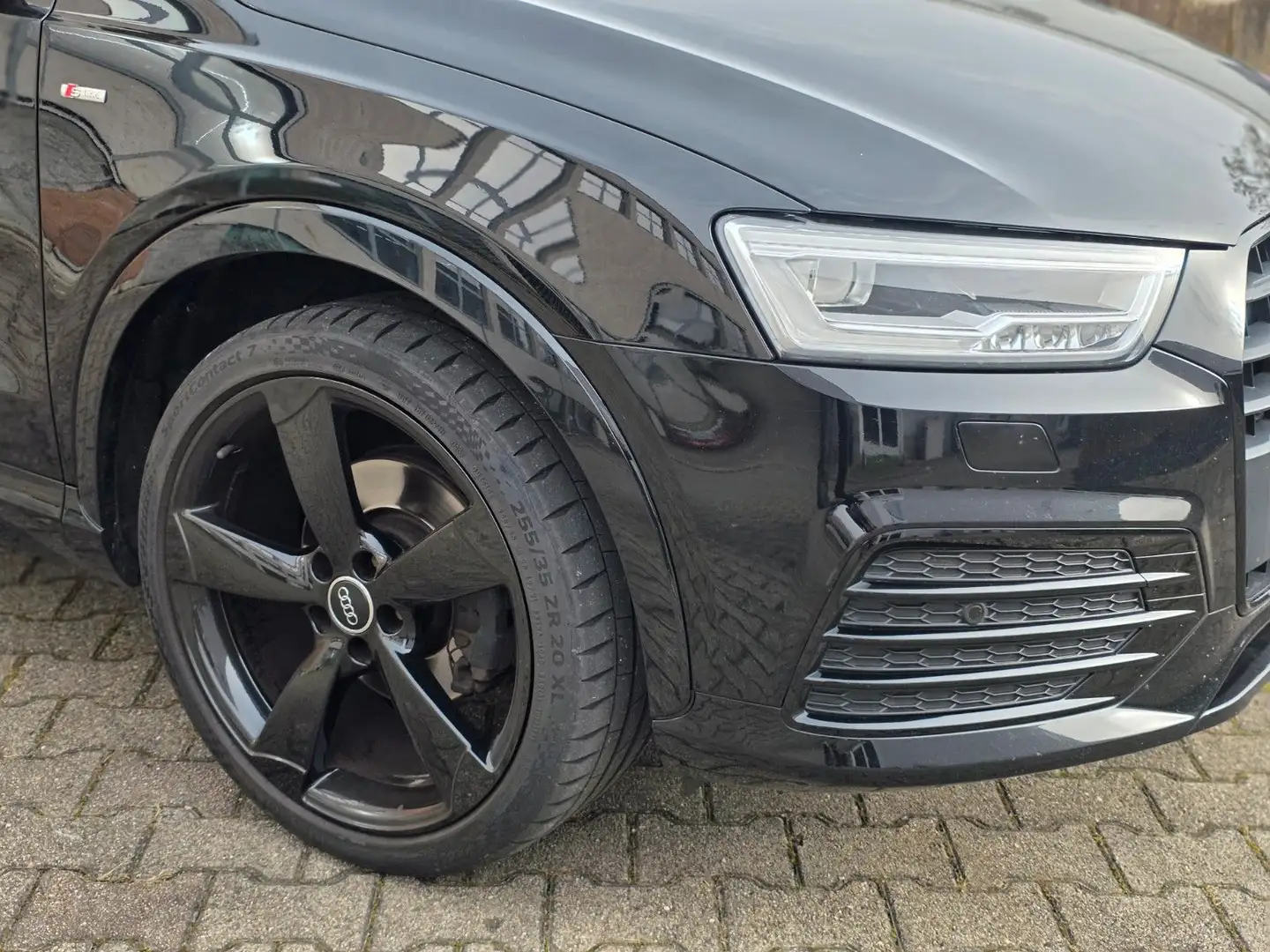 Audi Q3 2.0 TFSI QUATTRO*S-LINE*NAVI*AHK*XENON Schwarz - 2