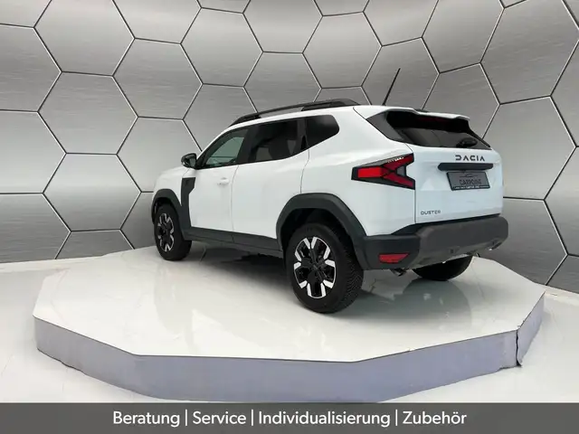 Dacia Duster view 3