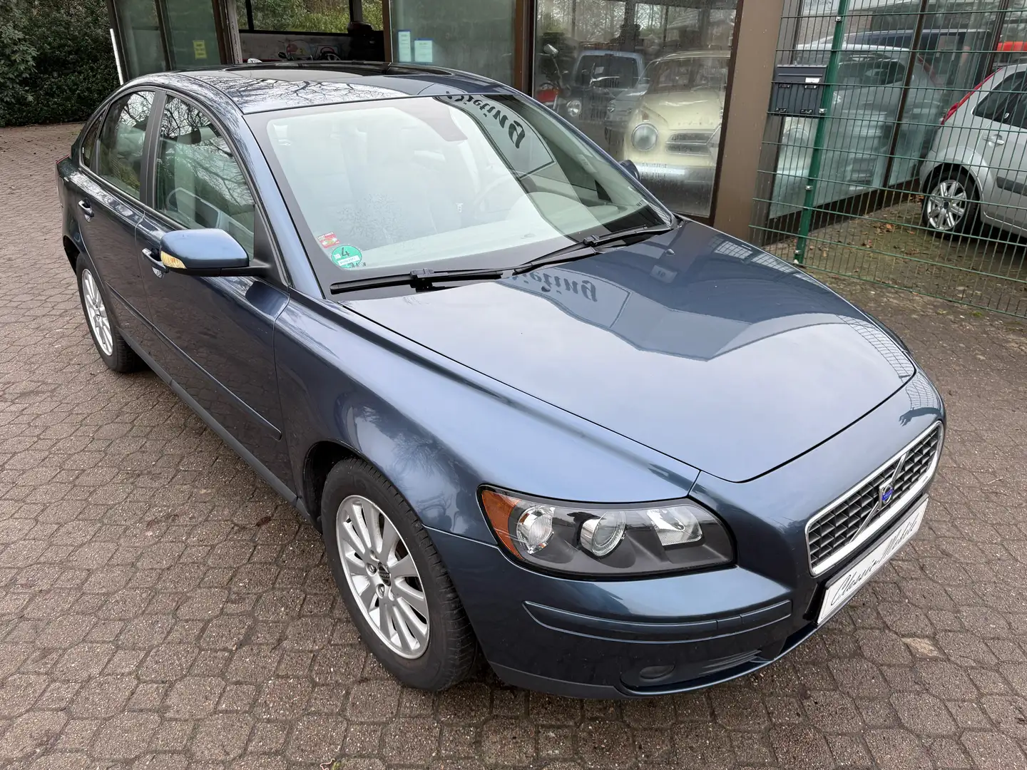 Volvo S40 1.8 Momentum *nur 100 TKM*1.Hand*Scheckheft*eSD* Blau - 1