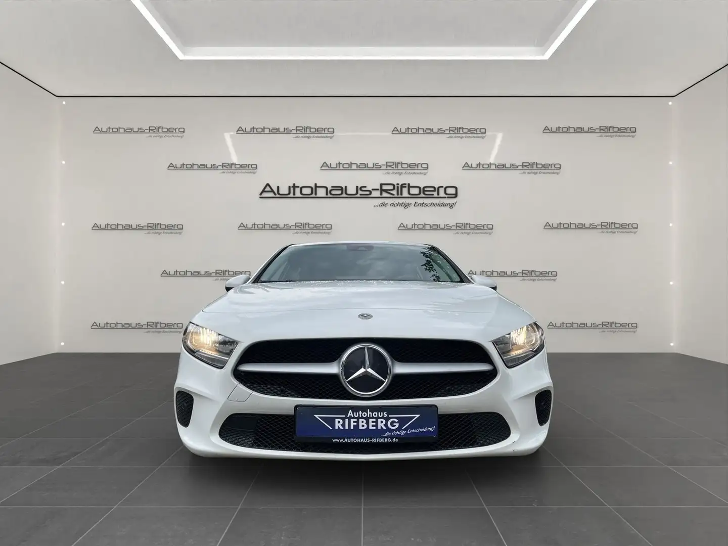 Mercedes-Benz A 160 d Business Navi/SHZ/PDC/Tempomat/MBUX/ Blanco - 2