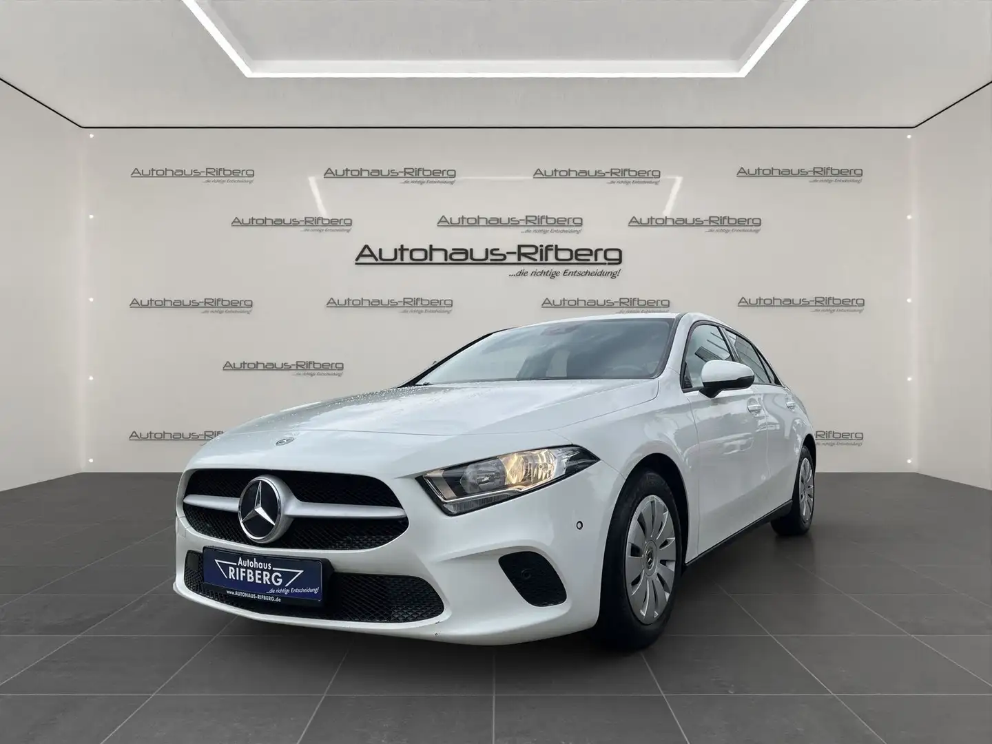Mercedes-Benz A 160 d Business Navi/SHZ/PDC/Tempomat/MBUX/ Blanco - 1