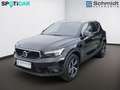 Volvo XC40 Core, B3 Mild Hybrid, Benzin Zwart - thumbnail 1