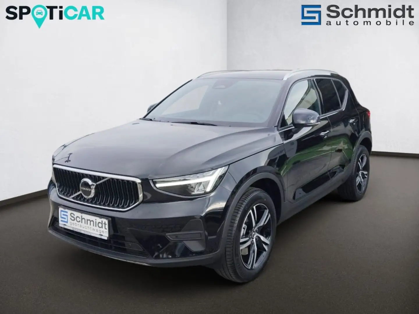 Volvo XC40 Core, B3 Mild Hybrid, Benzin Zwart - 1
