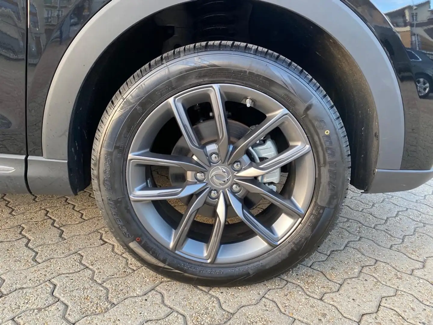 DFSK F5 Glory F5 Nero - 2