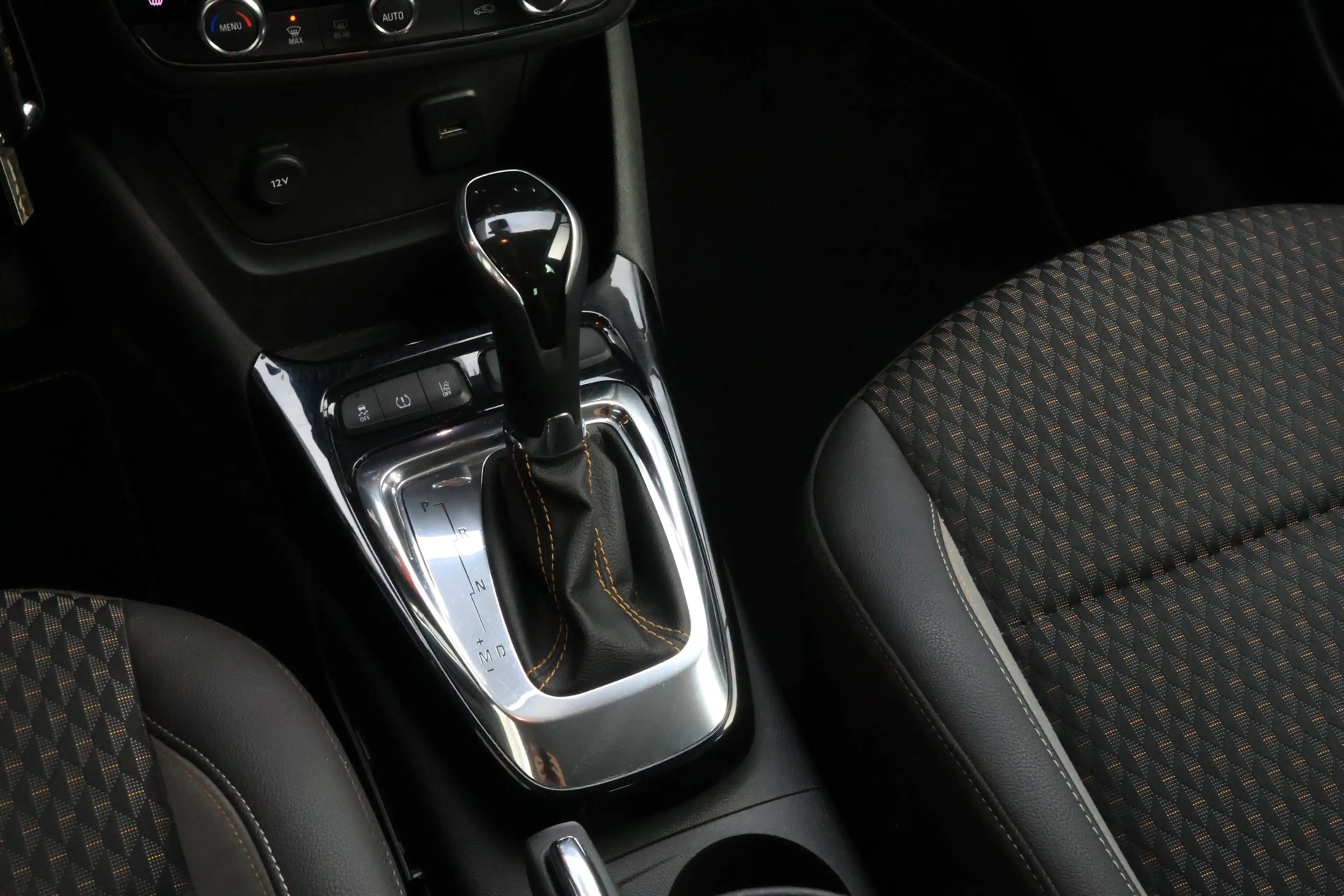 Opel Crossland X 1.2 Turbo Innovation — photo 14