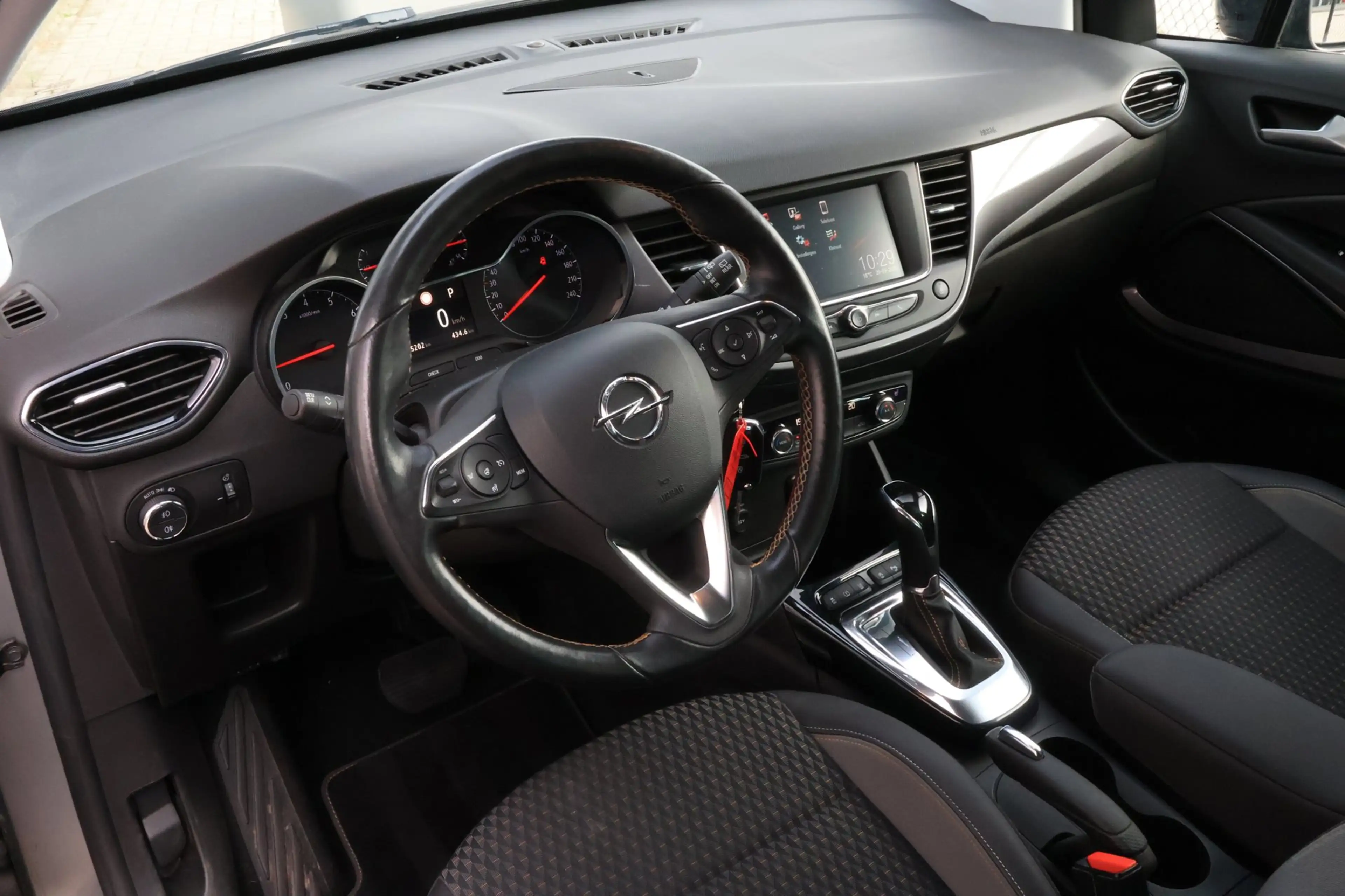 Opel Crossland X 1.2 Turbo Innovation — photo 2