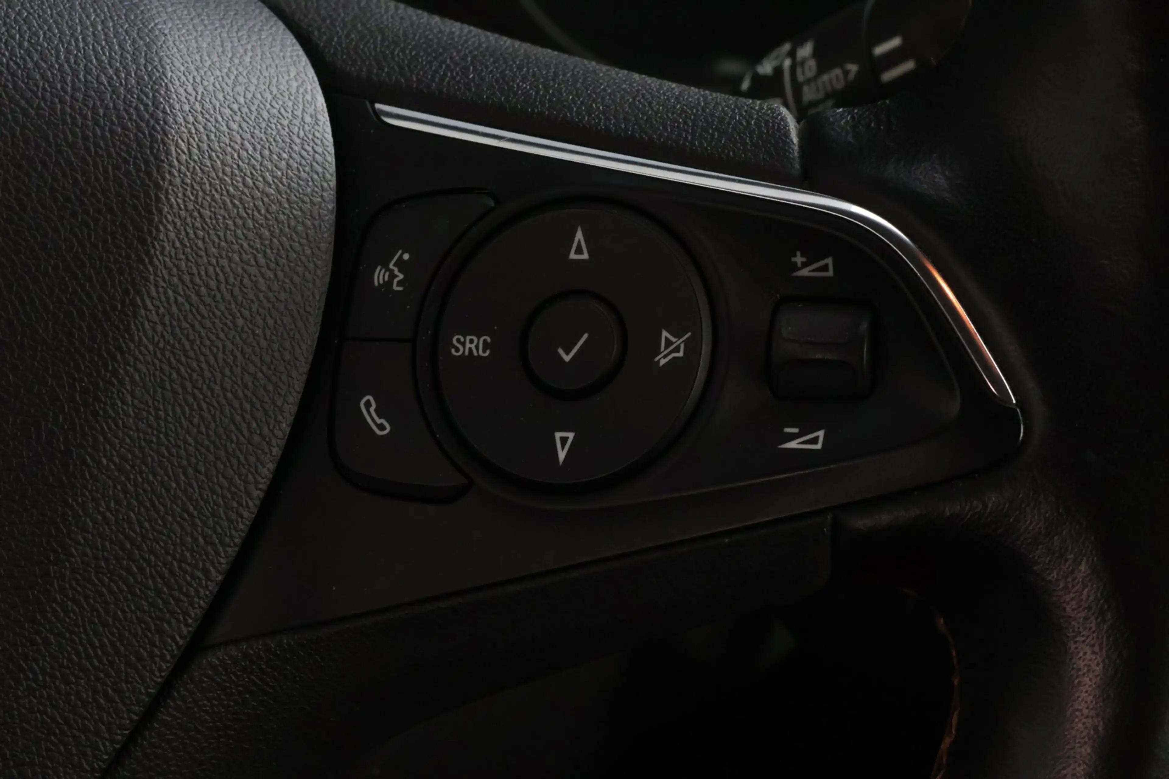 Opel Crossland X 1.2 Turbo Innovation — photo 18