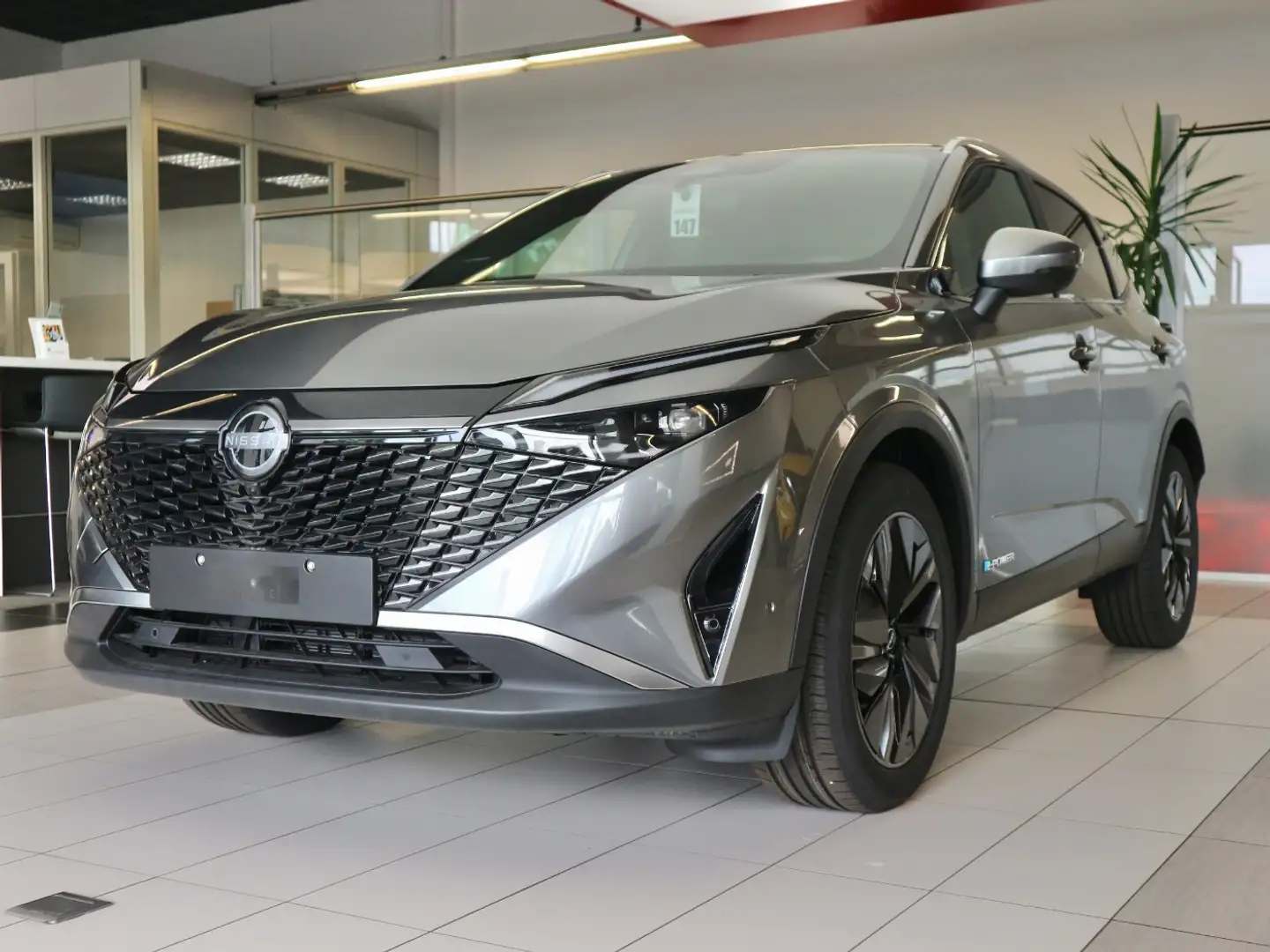 Nissan Qashqai TEKNA 1.5 VC-T e-POWER 4x2 PtoPilot Pano Gris - 2