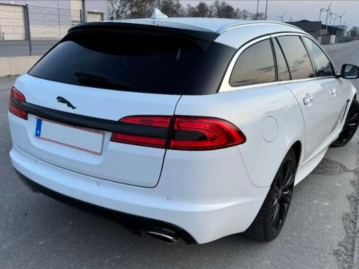 Jaguar XF XF Sportbrake 2,2 Diesel Premium Luxury Premium Luxury Weiß - 2