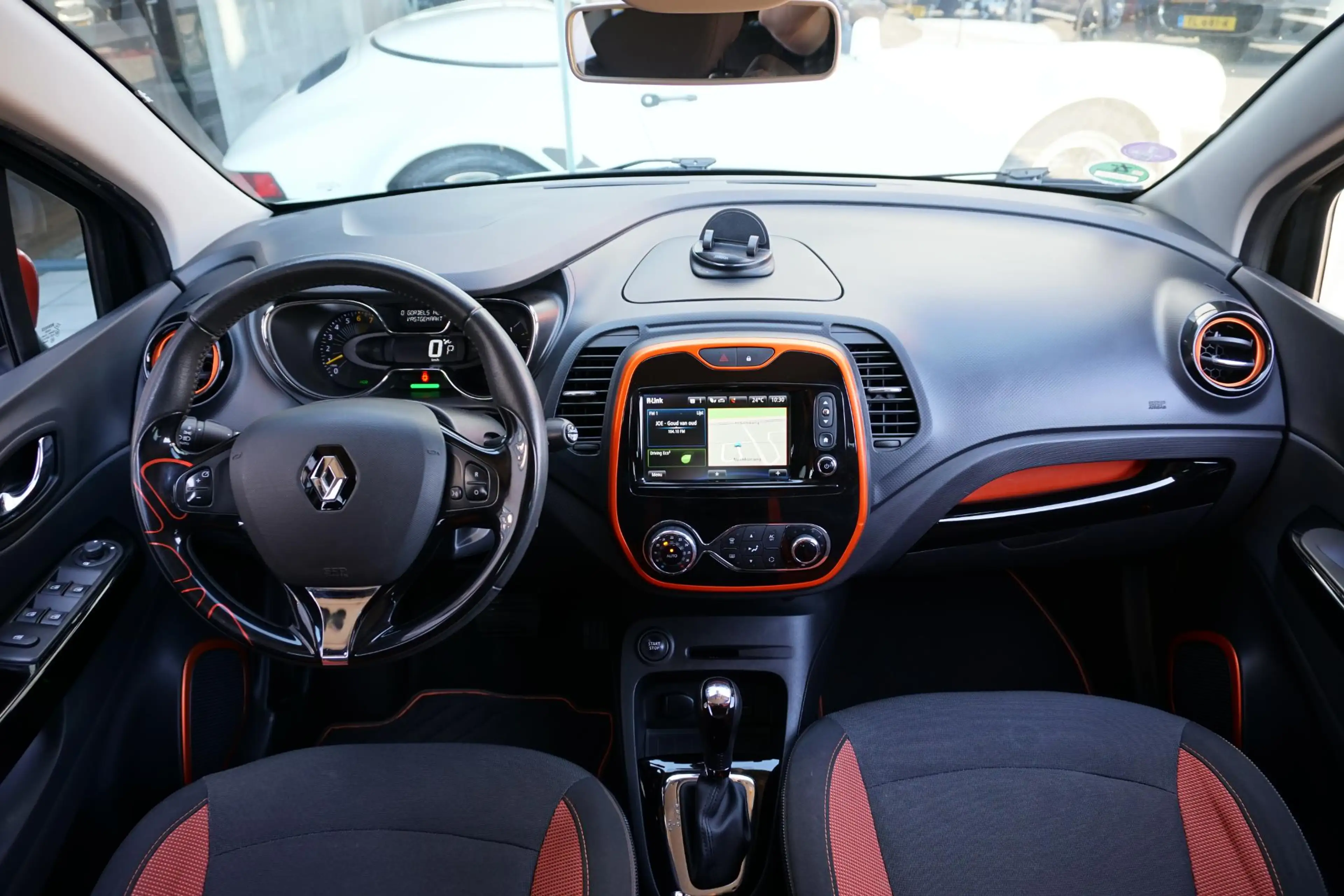 Renault Captur 1.2 TCe Dynamique + CAMERA / TREKHAAK / KEYLESS — photo 3
