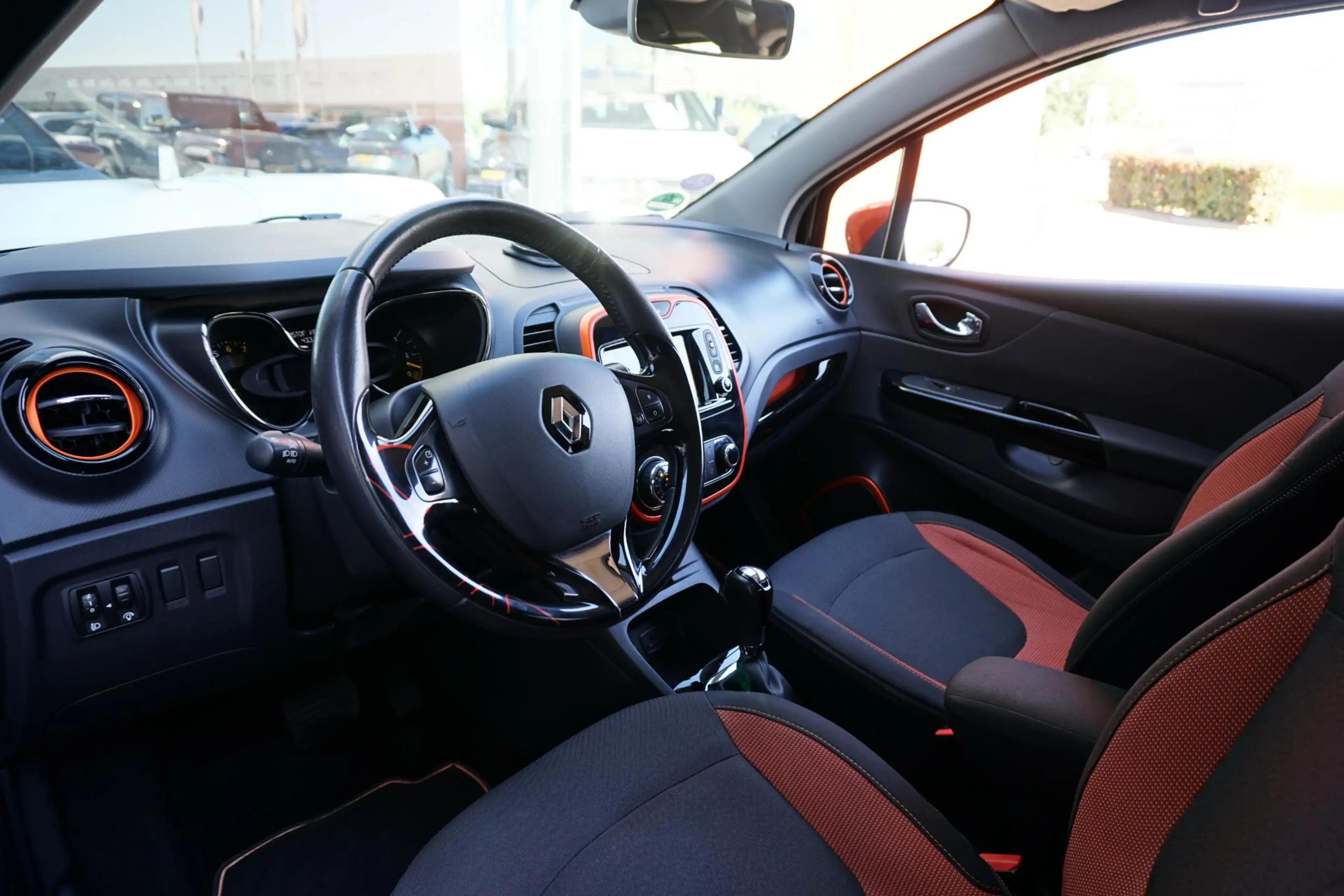 Renault Captur 1.2 TCe Dynamique + CAMERA / TREKHAAK / KEYLESS — photo 4