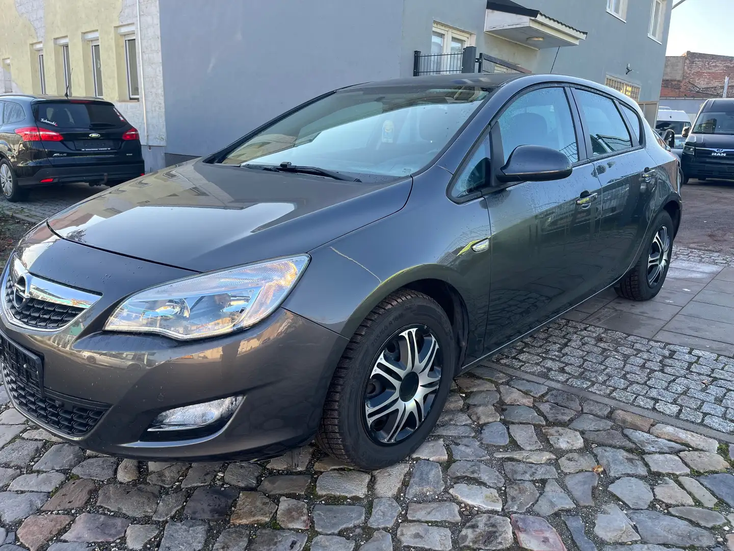 Opel Astra Edition Grau - 1