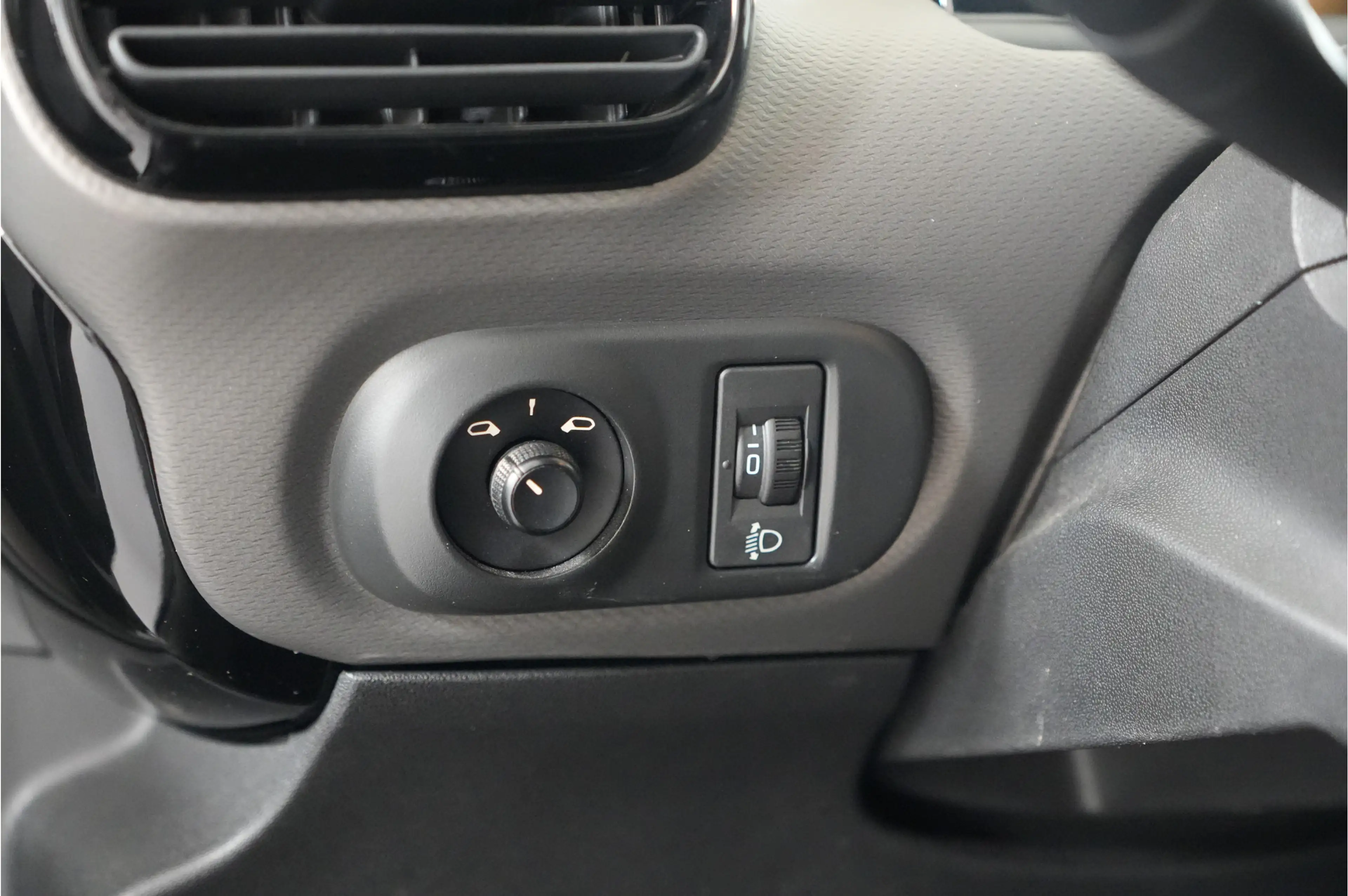 Citroen C4 Cactus 1.6 BlueHDi Feel | Trekhaak | Cruise | — photo 17