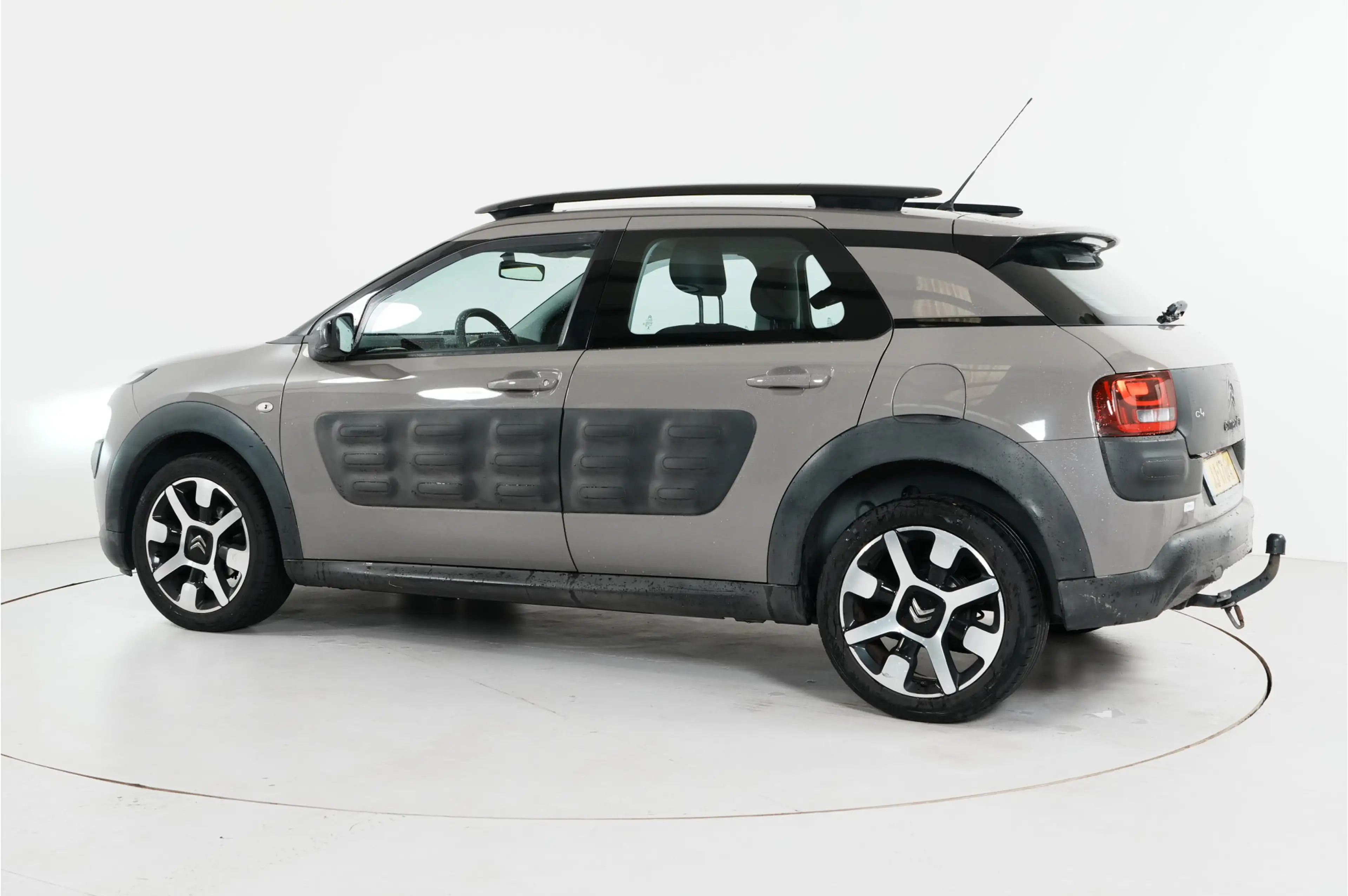 Citroen C4 Cactus 1.6 BlueHDi Feel | Trekhaak | Cruise | — photo 28