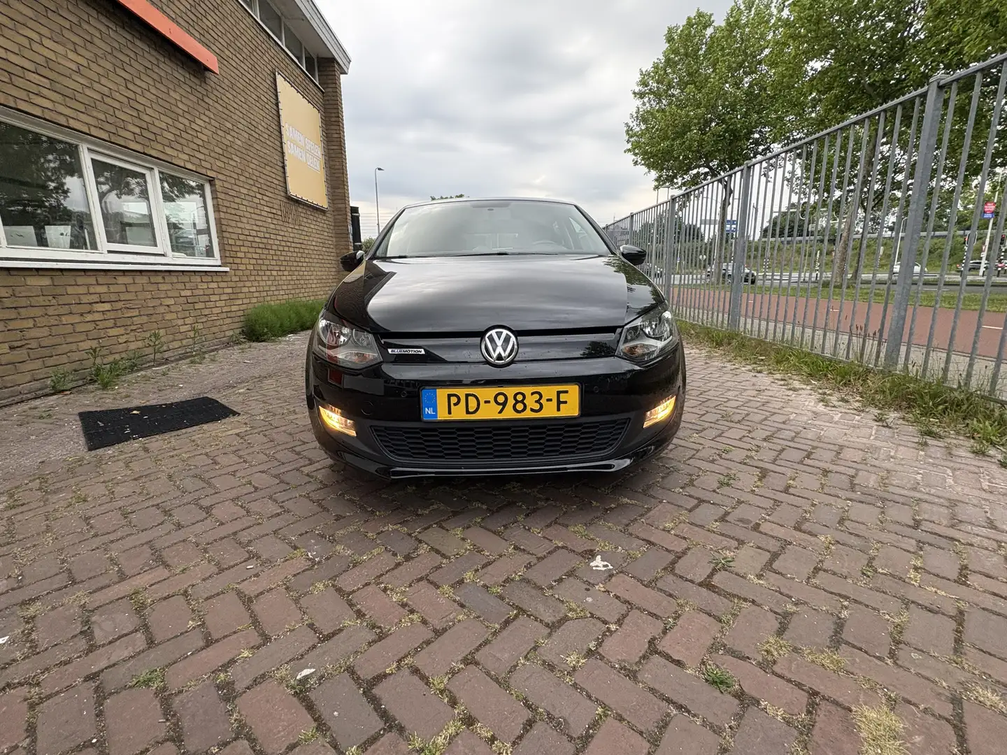 Volkswagen Polo 1.0 BlueMotion Edition PDC CARP NAP APK 2026 Zwart - 2