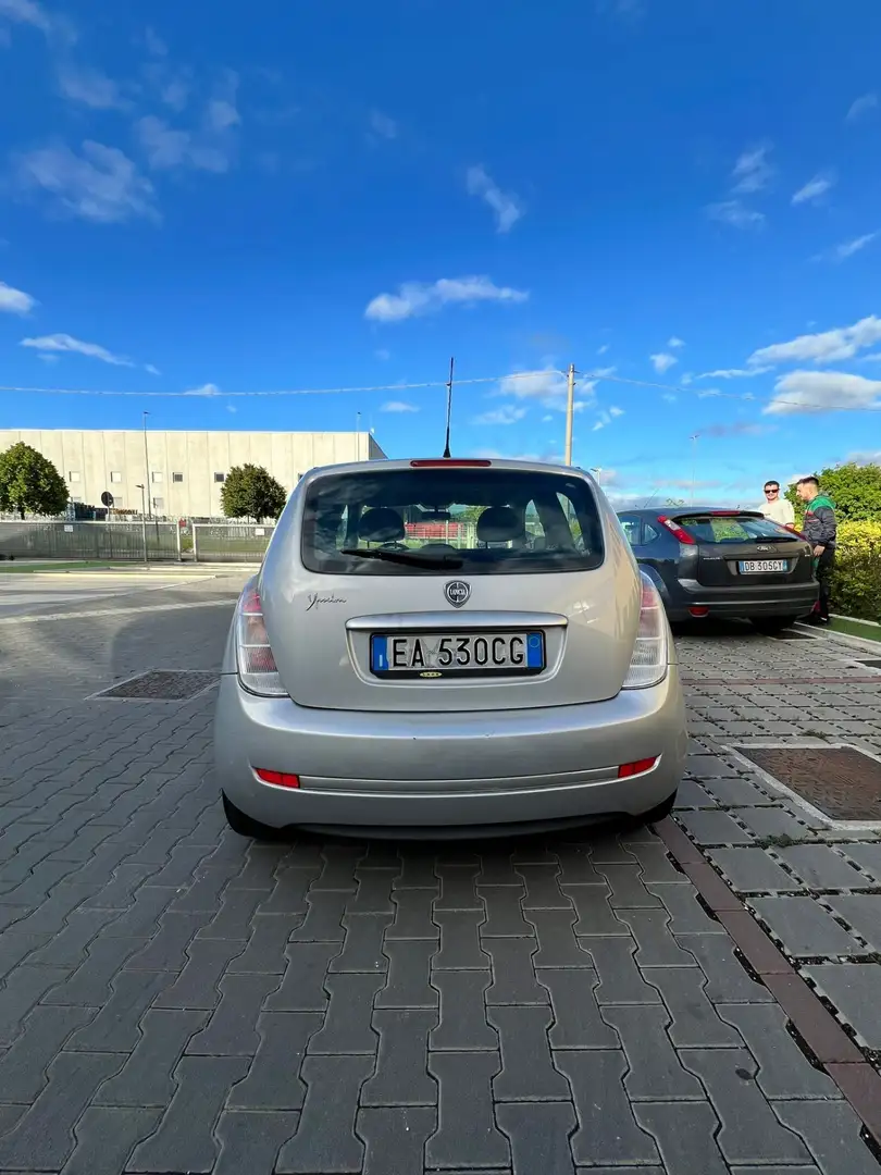 Lancia Ypsilon 1.4 8v Argento ecochic Gpl - 2