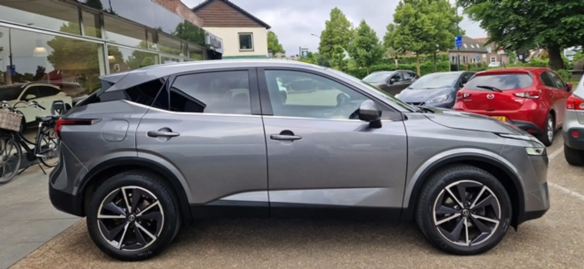 Nissan Qashqai 1.3 158PK DIG-Turbo Mild-Hybrid X-Tronic A/T Tekna Gris - 2