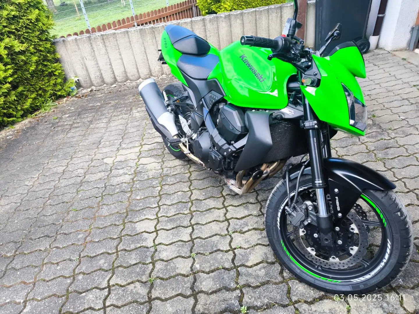 Kawasaki Z 750 Verde - 1