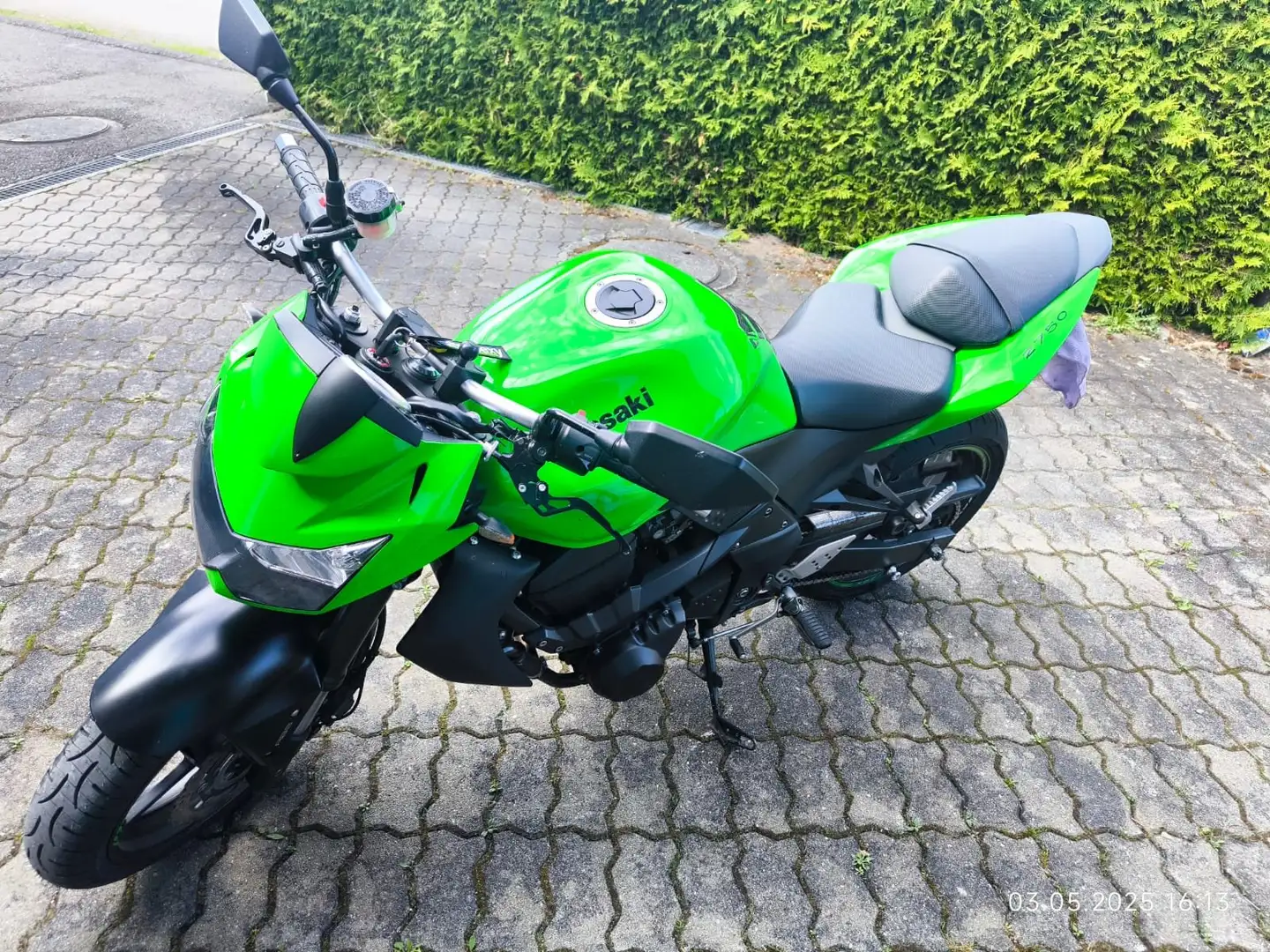 Kawasaki Z 750 Verde - 2
