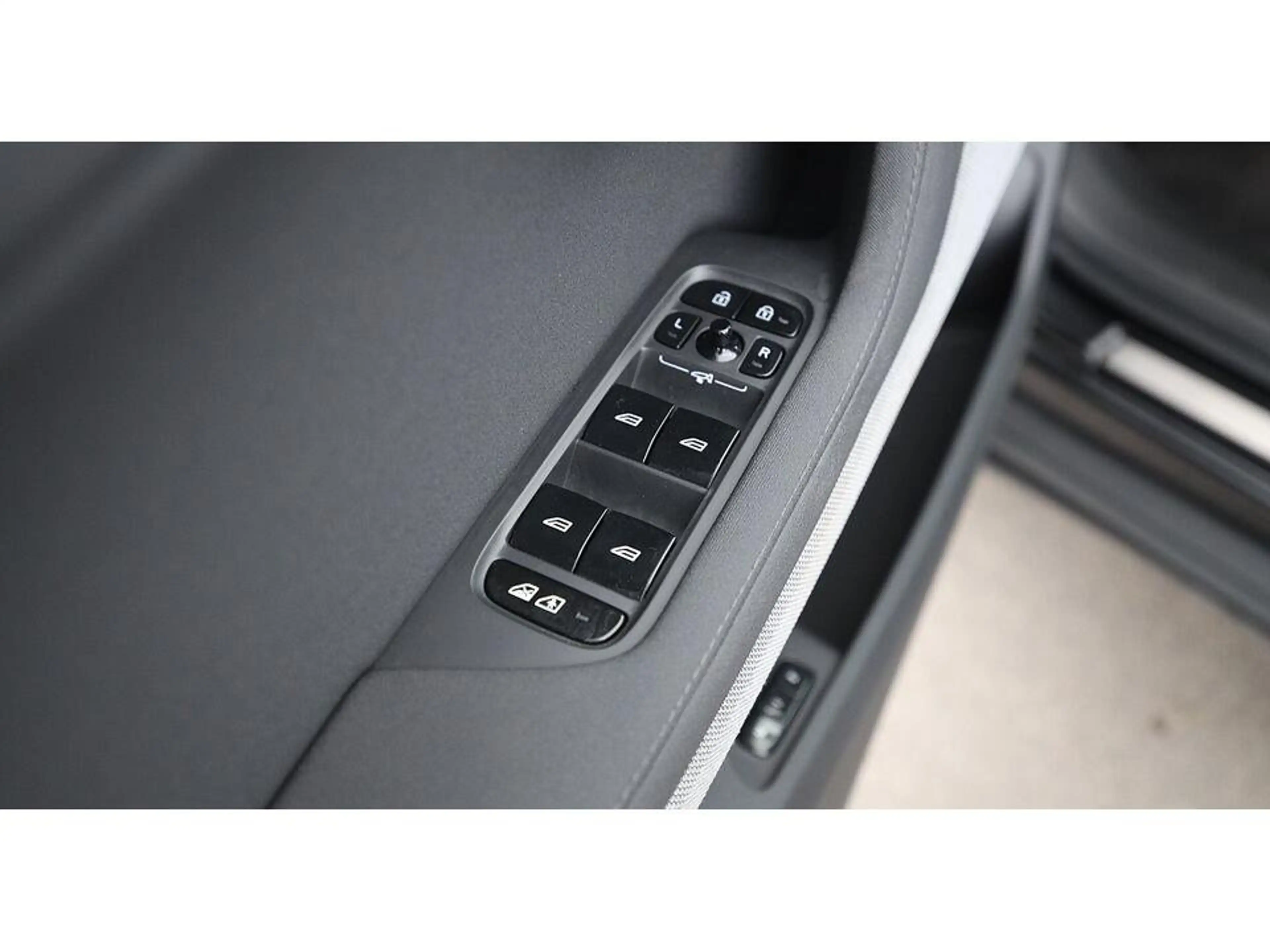 Polestar 2 Long Range Dual 4x4 78kWh Aut LED NAVI SITZHZG — photo 22