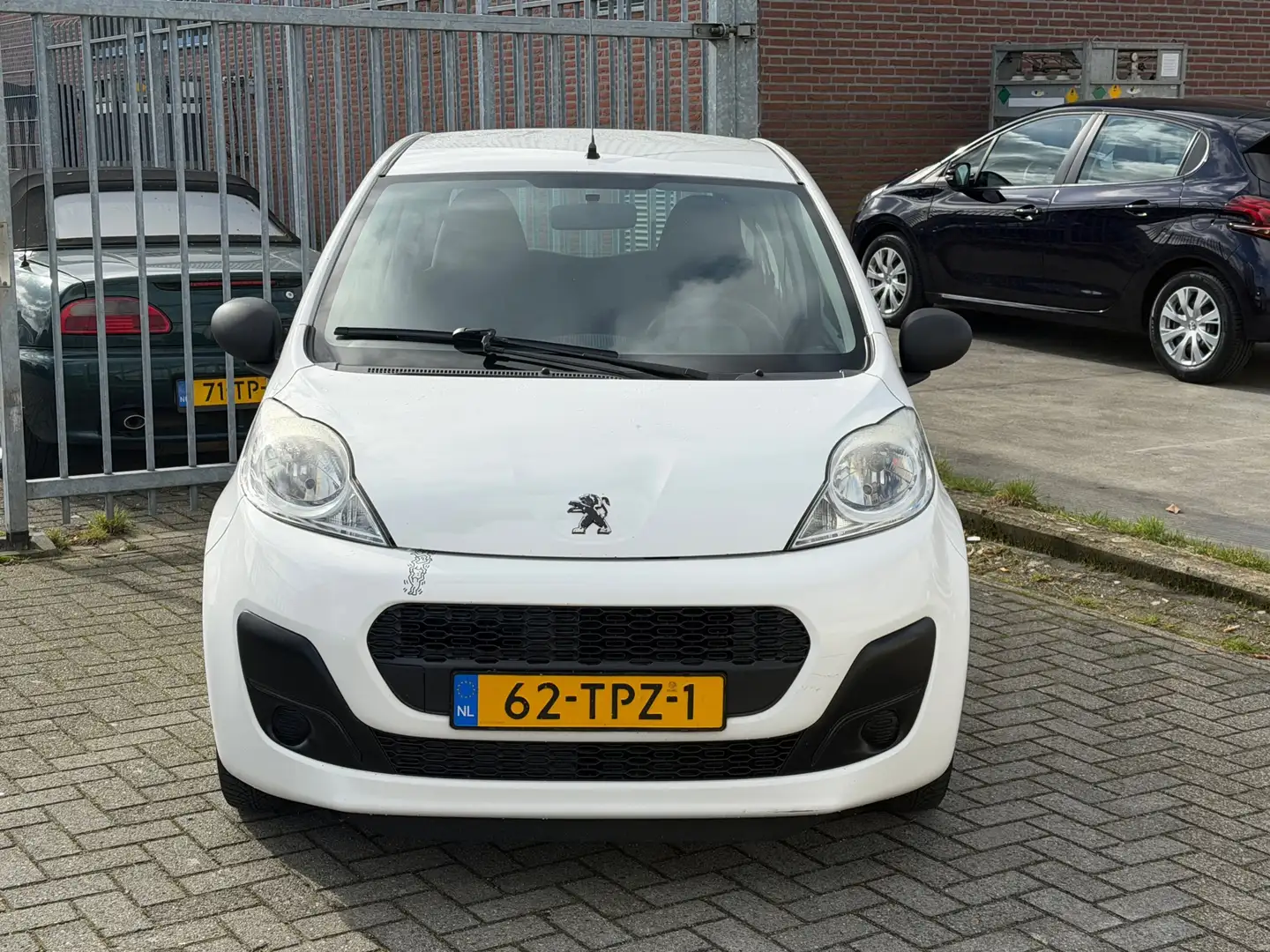 Peugeot 107 1.0 Access Accent NL AUTO NAP! AIRCO l AUX l 4 SEI Weiß - 2