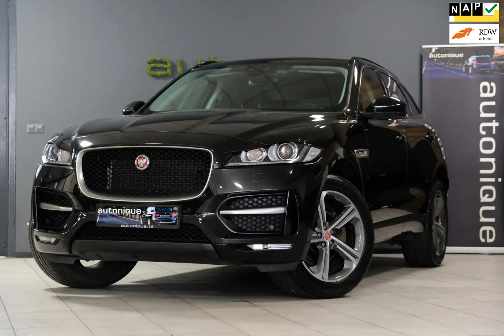 Jaguar F-Pace 2.0 R-Sport AWD 25t Nwe.D.ketting Zwart - 1
