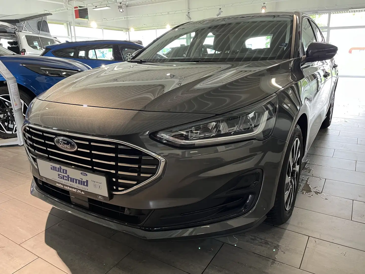 Ford Focus Titanium Gris - 1