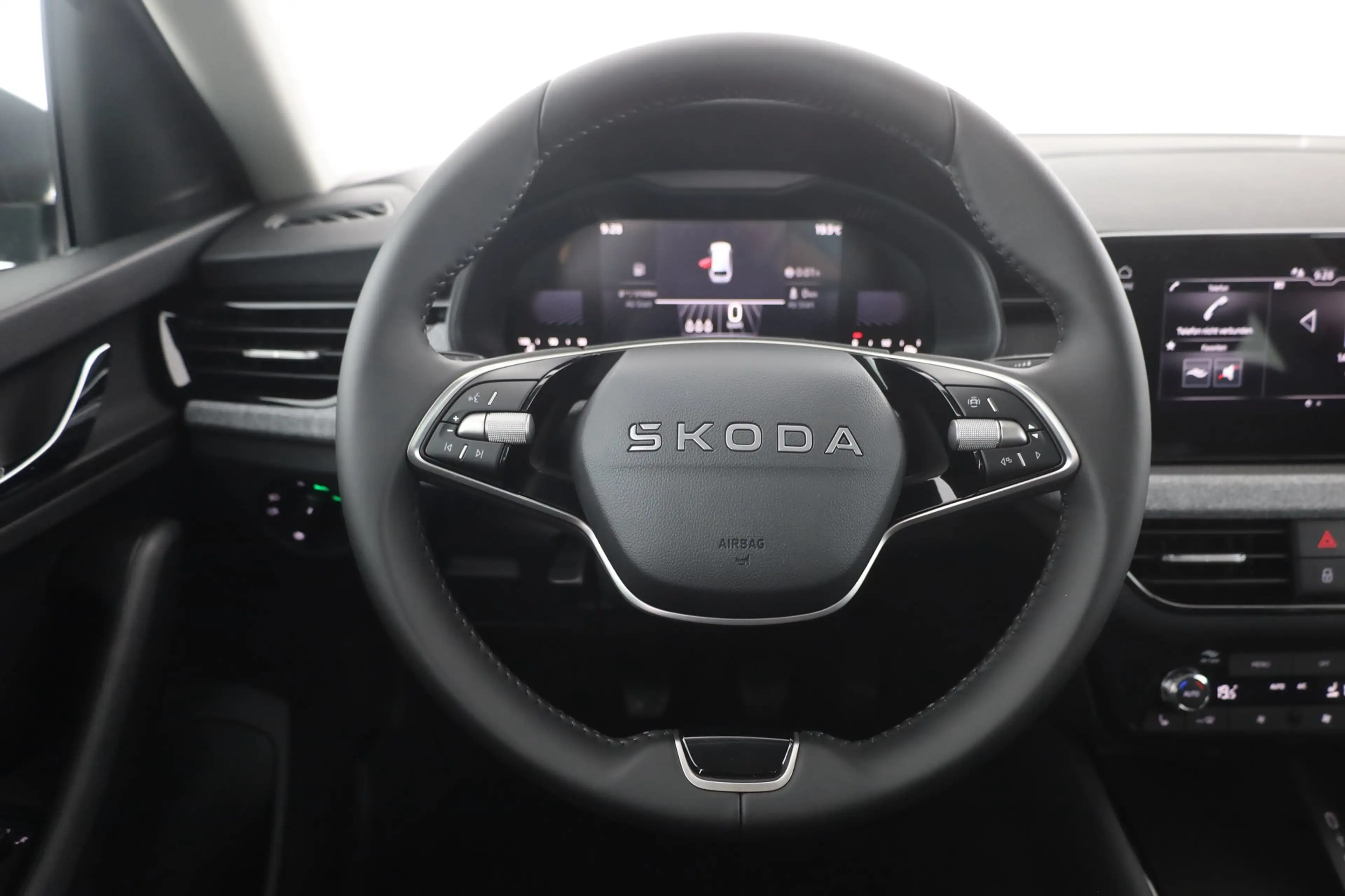 Skoda Scala 1.0 TSI LED Sitzheizung Tempomat — photo 15