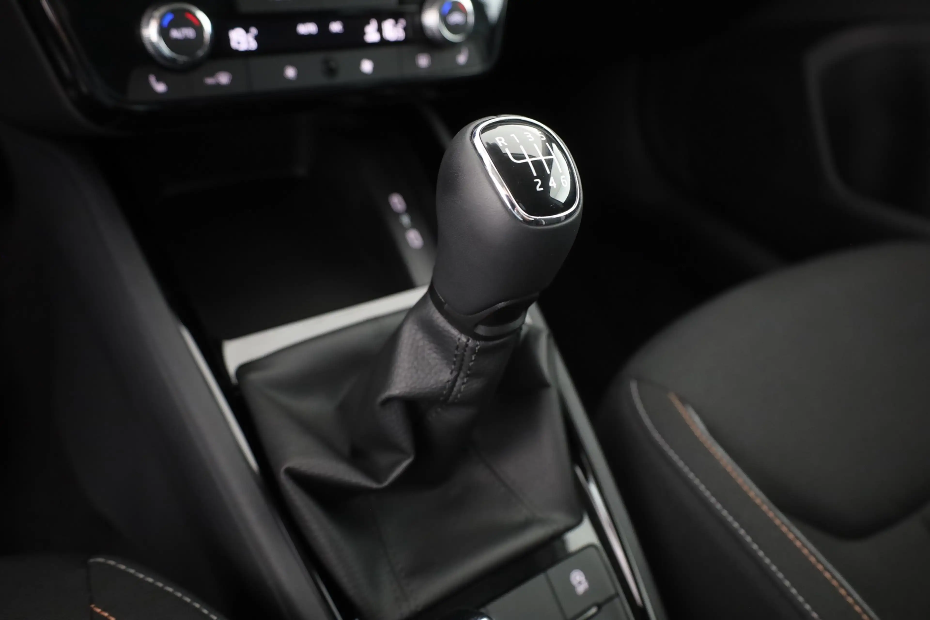 Skoda Scala 1.0 TSI LED Sitzheizung Tempomat — photo 14