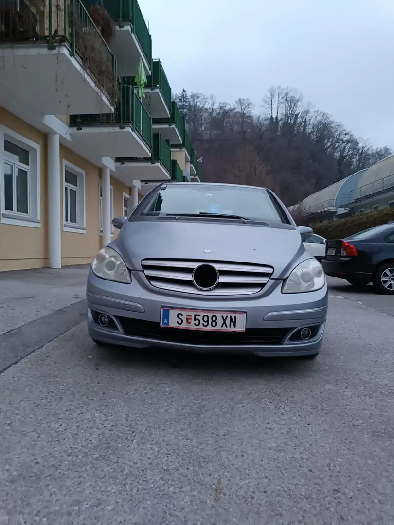 Mercedes-Benz 180 - 1